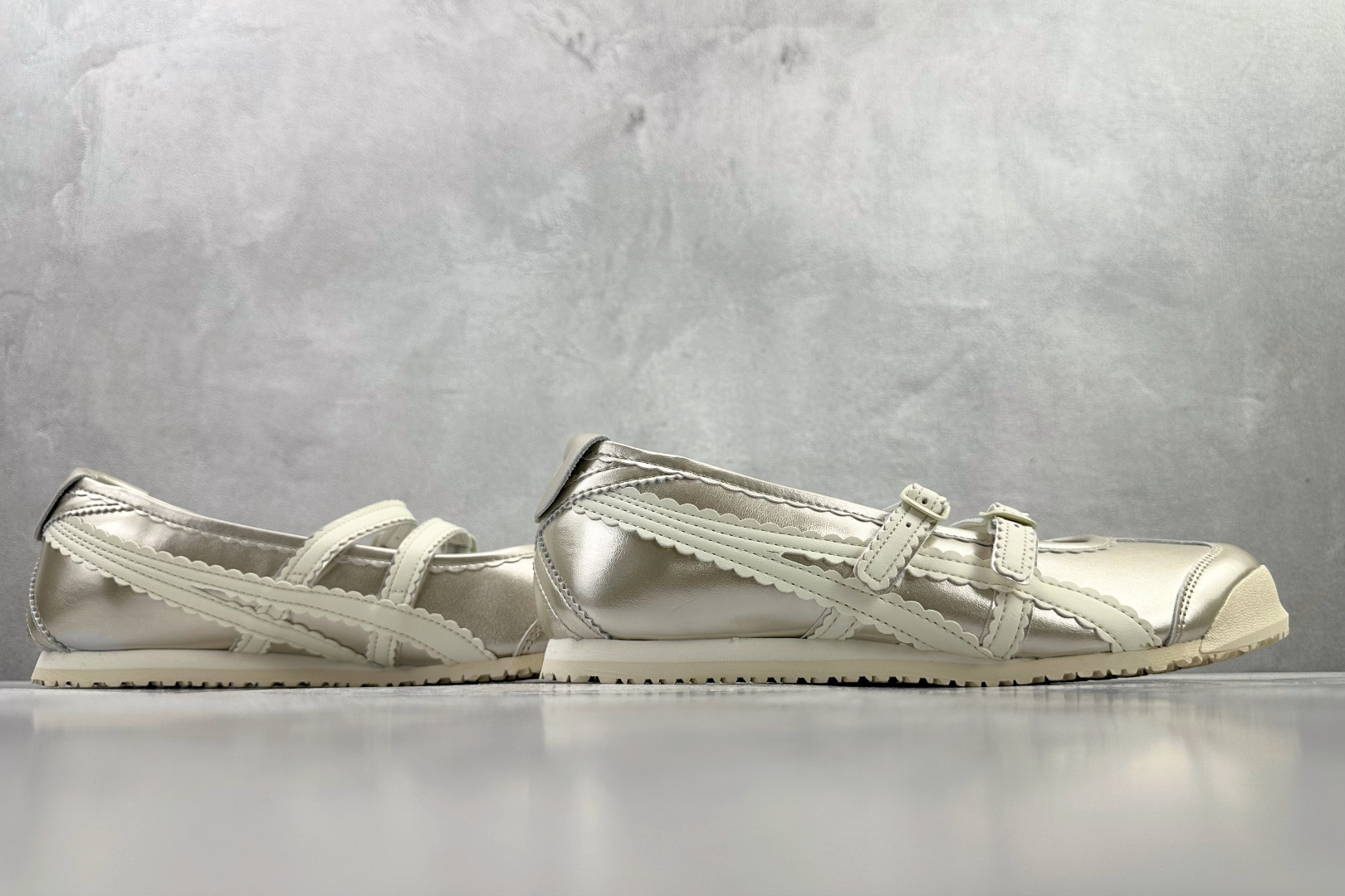 160 Onitsuka Tiger鬼塚虎 MEXICO 66 TGRS 金色 1182A708-250-Chinese UA Cheap High Quatity Brand Clothes Bags handbags Sneakers wholesale wholesaler seller from China Factory suppliers Fashion Clothing Shoes best Quality Beautiful Price 160 Onitsuka Tiger鬼塚虎 MEXICO 66 TGRS 金色 1182A708-250