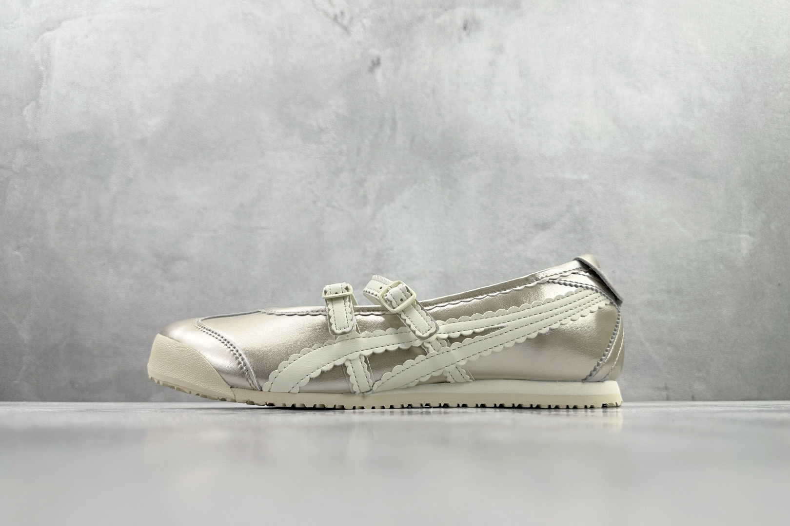 160 Onitsuka Tiger鬼塚虎 MEXICO 66 TGRS 金色 1182A708-250-Chinese UA Cheap High Quatity Brand Clothes Bags handbags Sneakers wholesale wholesaler seller from China Factory suppliers Fashion Clothing Shoes best Quality Beautiful Price 160 Onitsuka Tiger鬼塚虎 MEXICO 66 TGRS 金色 1182A708-250