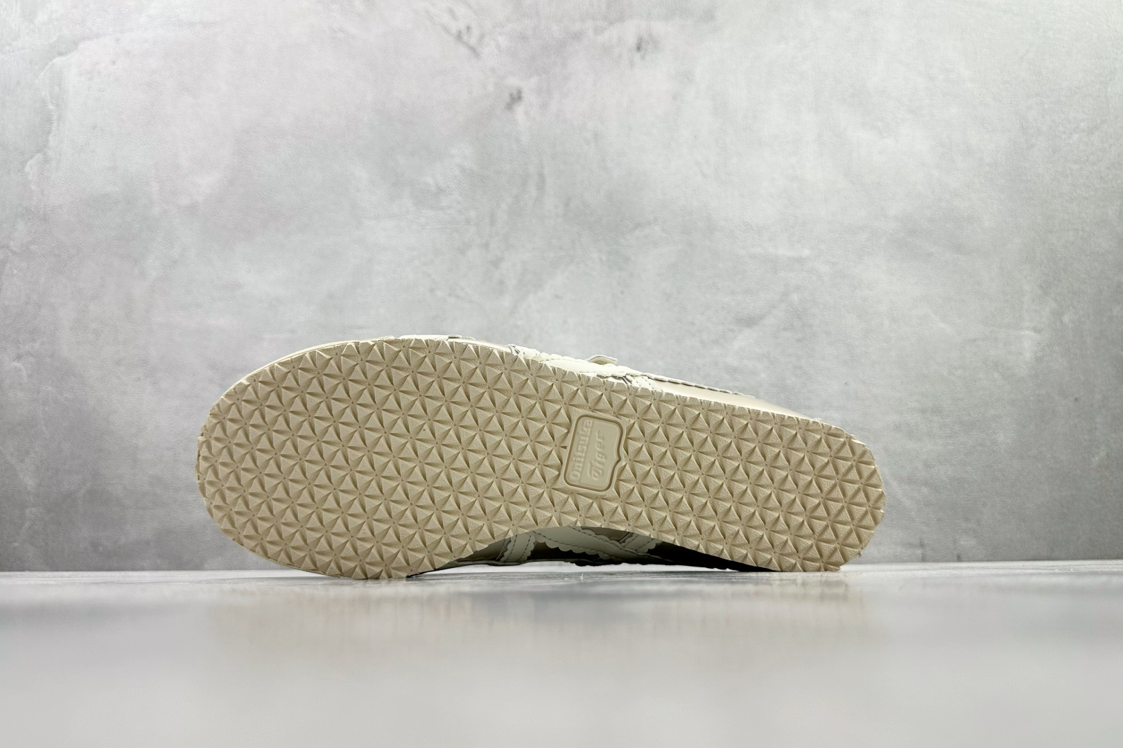 160 Onitsuka Tiger鬼塚虎 MEXICO 66 TGRS 金色 1182A708-250-Chinese UA Cheap High Quatity Brand Clothes Bags handbags Sneakers wholesale wholesaler seller from China Factory suppliers Fashion Clothing Shoes best Quality Beautiful Price 160 Onitsuka Tiger鬼塚虎 MEXICO 66 TGRS 金色 1182A708-250