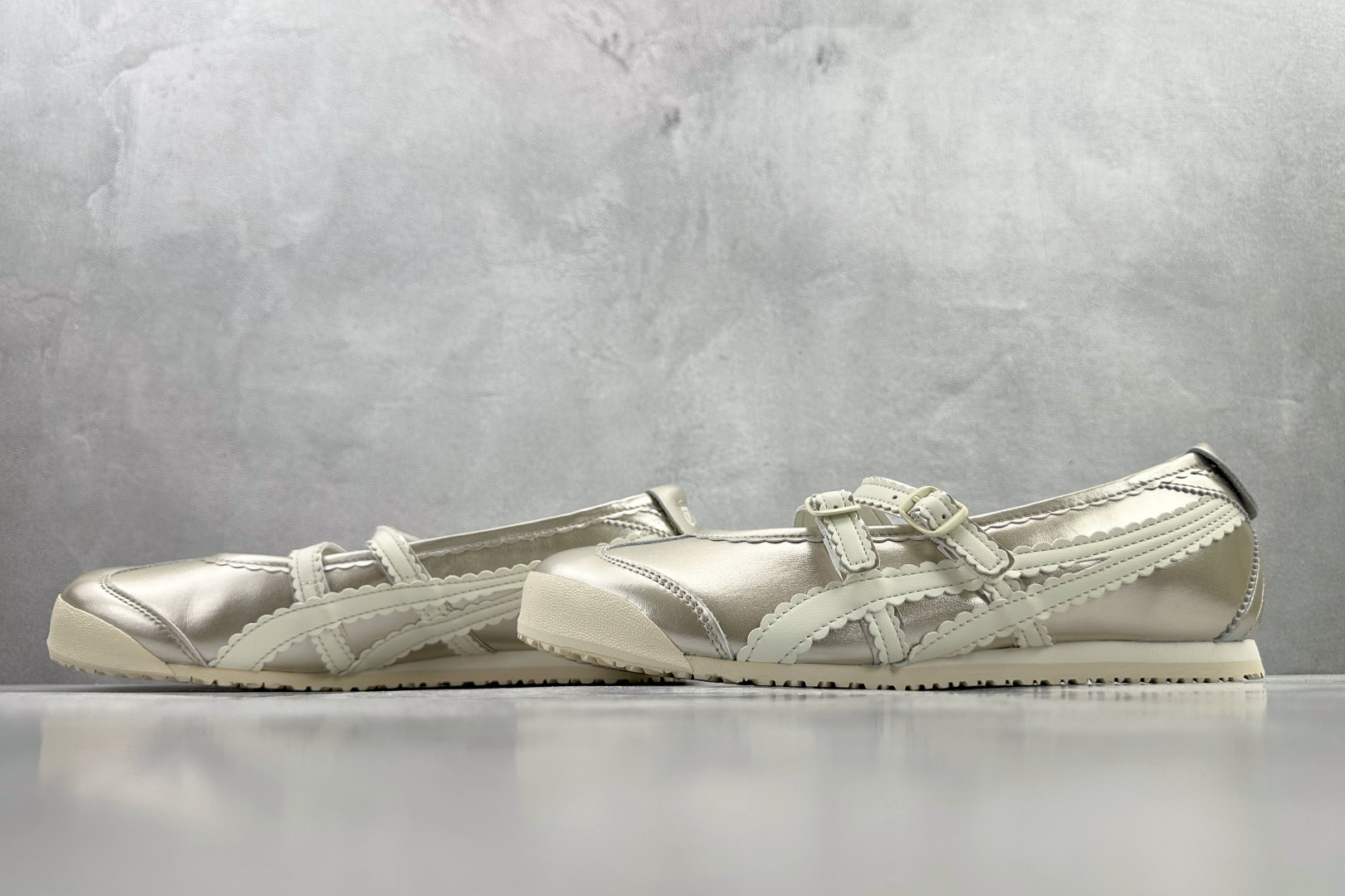 160 Onitsuka Tiger鬼塚虎 MEXICO 66 TGRS 金色 1182A708-250-Chinese UA Cheap High Quatity Brand Clothes Bags handbags Sneakers wholesale wholesaler seller from China Factory suppliers Fashion Clothing Shoes best Quality Beautiful Price 160 Onitsuka Tiger鬼塚虎 MEXICO 66 TGRS 金色 1182A708-250