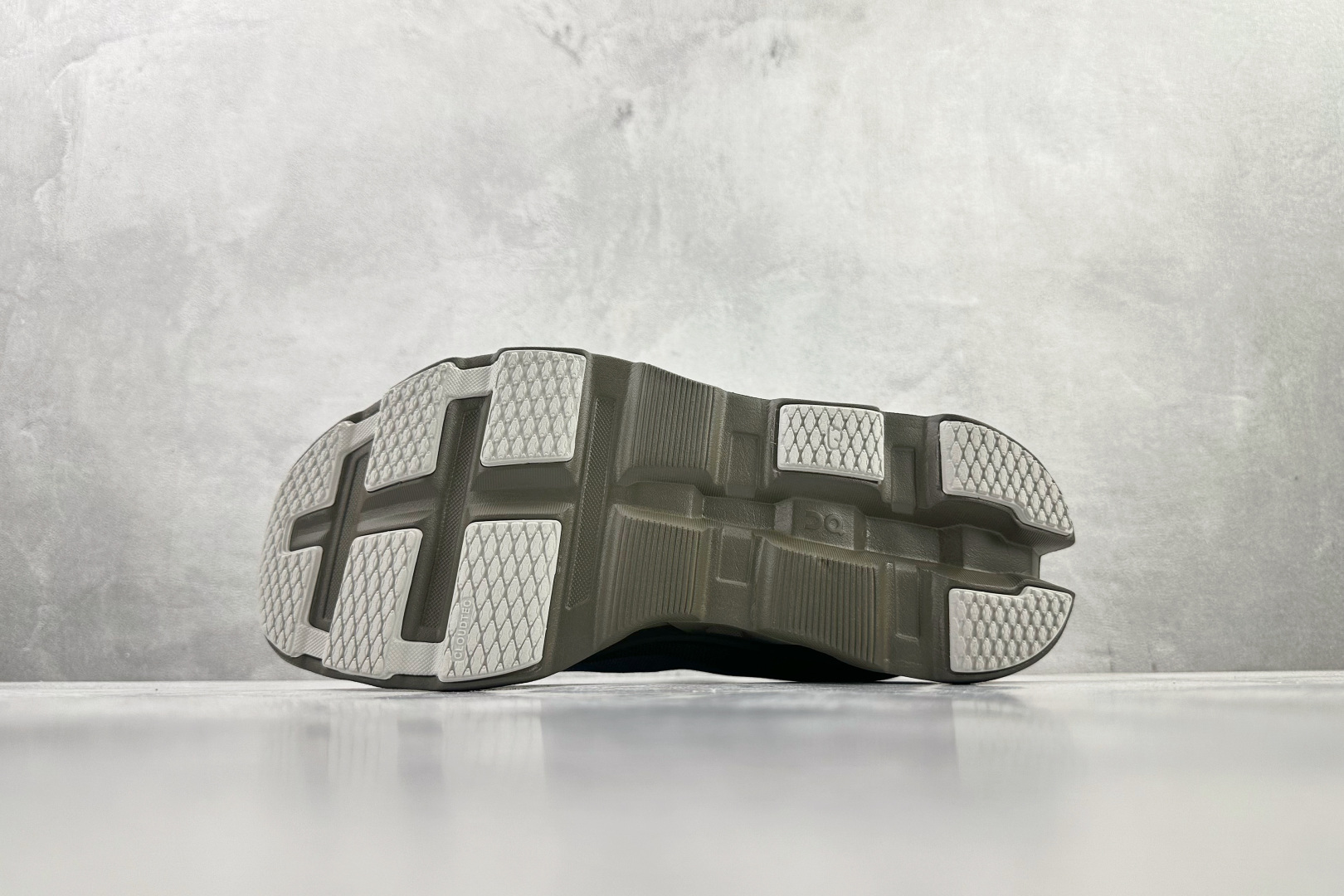 260 PLEASURES x The Loop x On Cloudmonster 2 灰色 3WF1039-Chinese UA Cheap High Quatity Brand Clothes Bags handbags Sneakers wholesale wholesaler seller from China Factory suppliers Fashion Clothing Shoes best Quality Beautiful Price 260 PLEASURES x The Loop x On Cloudmonster 2 灰色 3WF1039