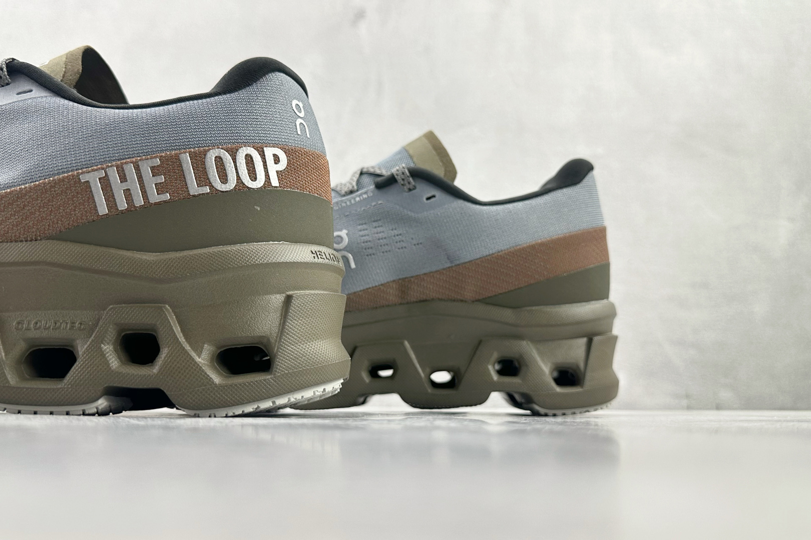 260 PLEASURES x The Loop x On Cloudmonster 2 灰色 3WF1039-Chinese UA Cheap High Quatity Brand Clothes Bags handbags Sneakers wholesale wholesaler seller from China Factory suppliers Fashion Clothing Shoes best Quality Beautiful Price 260 PLEASURES x The Loop x On Cloudmonster 2 灰色 3WF1039