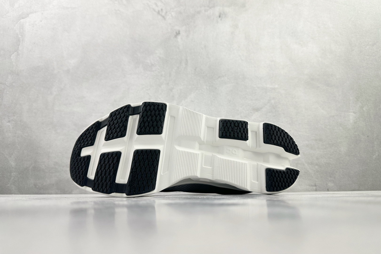 On Cloudmonster 2 黑白 3WE1011-Top High Quatity Cheap Sneakers Fashion Clothing Clothes Bags handbags Shoes of all Brand wholesale With The best Quality And Beautiful Price from China Factory Chinese suppliers wholesaler seller On Cloudmonster 2 黑白 3WE1011