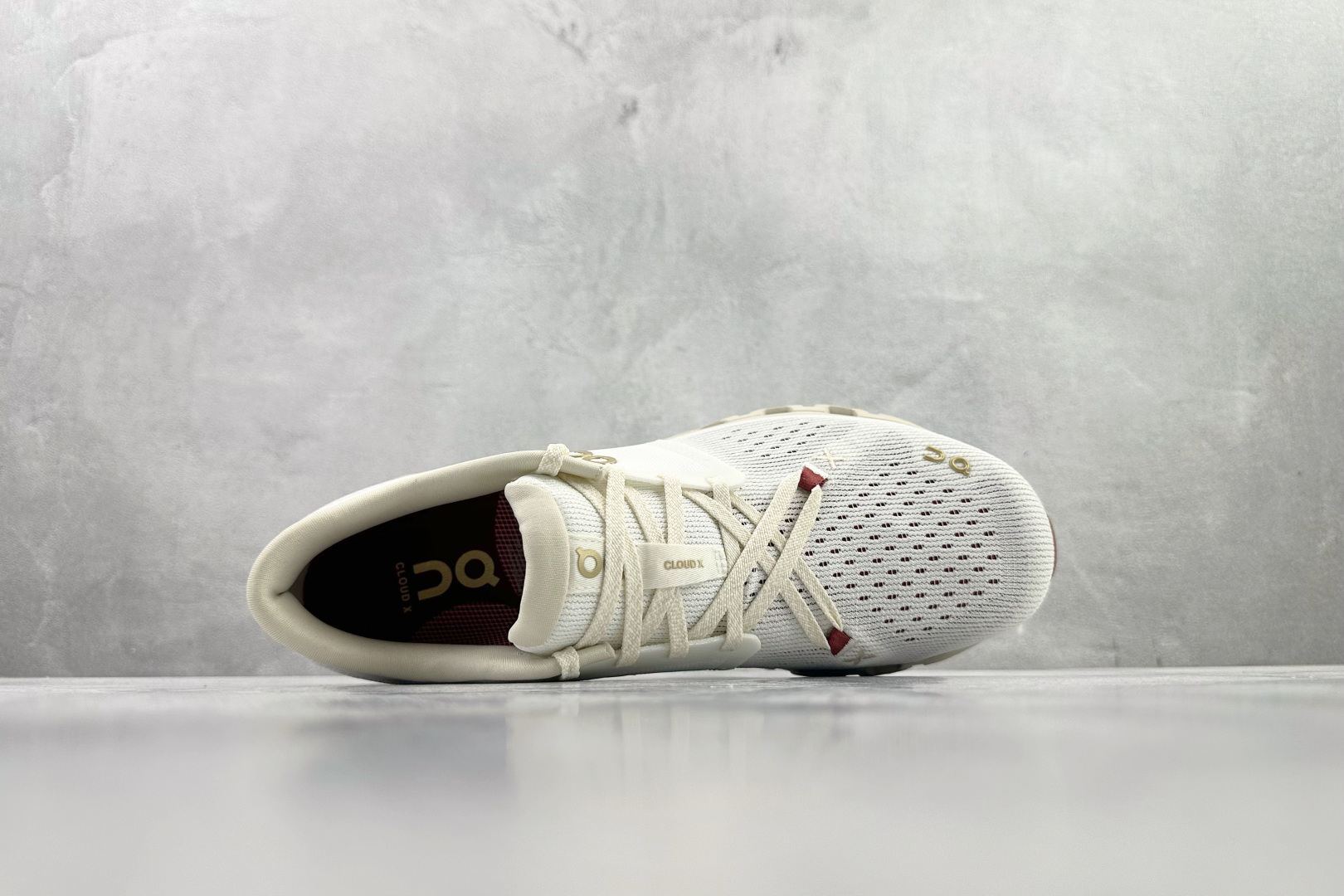 On Cloud X4 蛇年限定版 象牙白色 3WF1057-Top High Quatity Cheap Sneakers Fashion Clothing Clothes Bags handbags Shoes of all Brand wholesale With The best Quality And Beautiful Price from China Factory Chinese suppliers wholesaler seller On Cloud X4 蛇年限定版 象牙白色 3WF1057