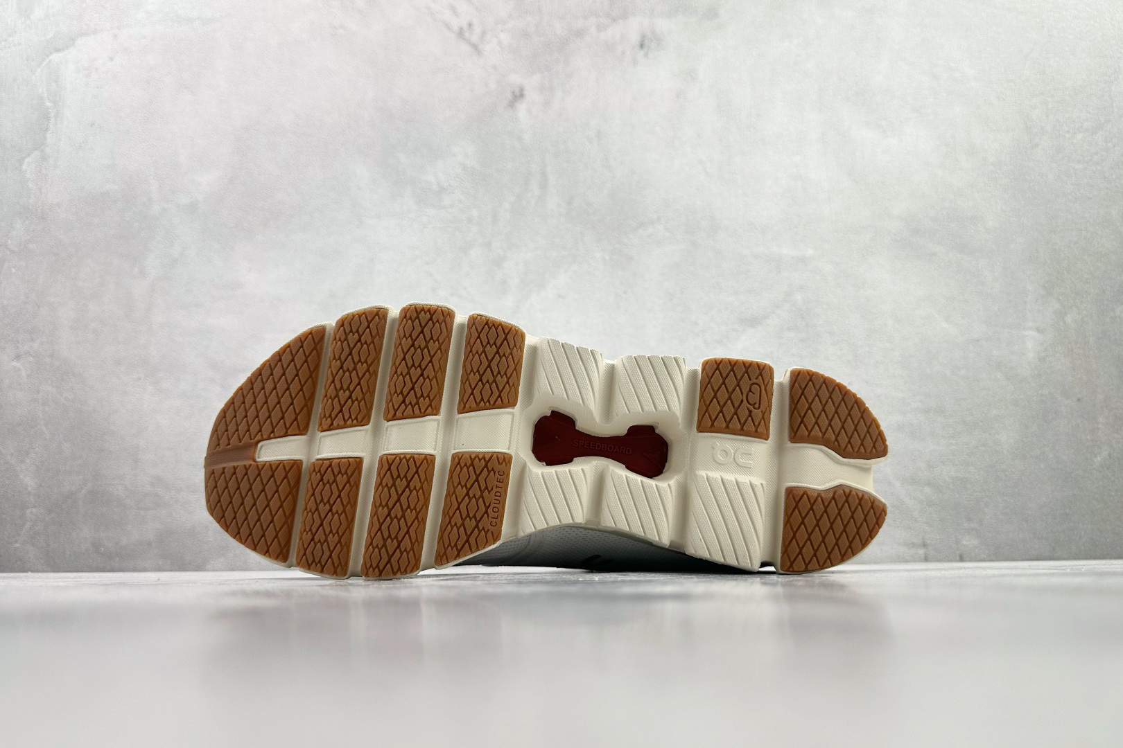 On Cloud X4 蛇年限定版 象牙白色 3WF1057-Top High Quatity Cheap Sneakers Fashion Clothing Clothes Bags handbags Shoes of all Brand wholesale With The best Quality And Beautiful Price from China Factory Chinese suppliers wholesaler seller On Cloud X4 蛇年限定版 象牙白色 3WF1057