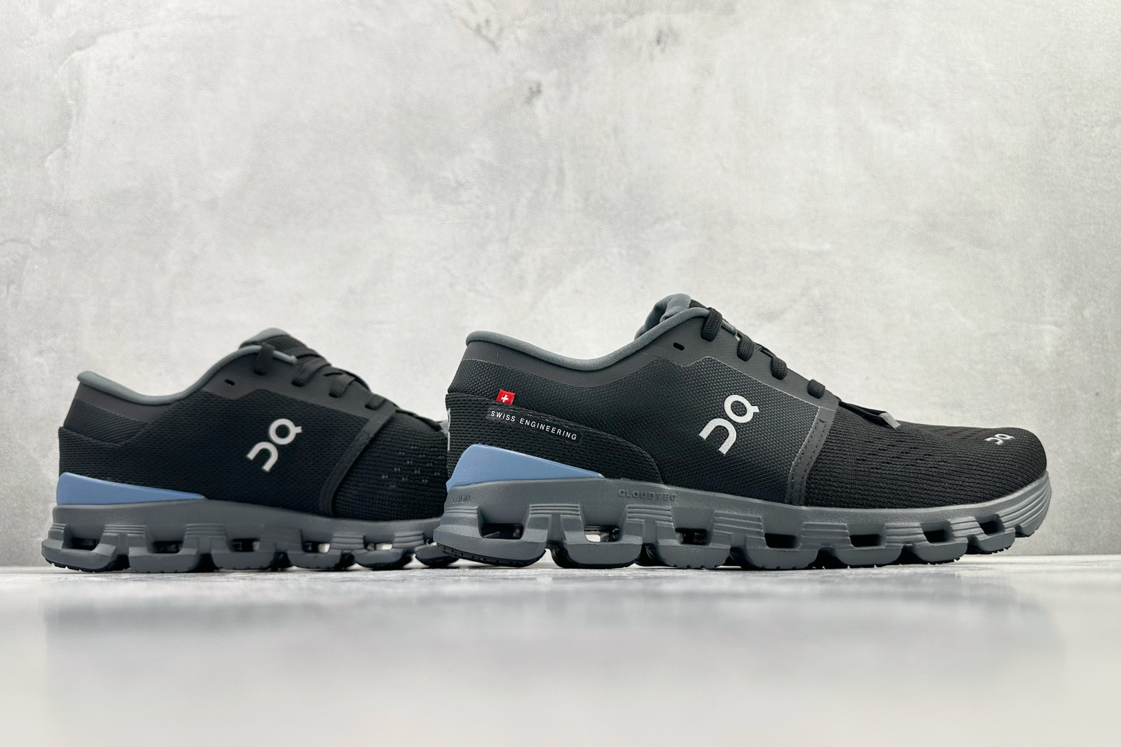 XC2.0 On Cloud X4 黑色货号：3ME尺码：36 36.5 37 38.5 39 40 4