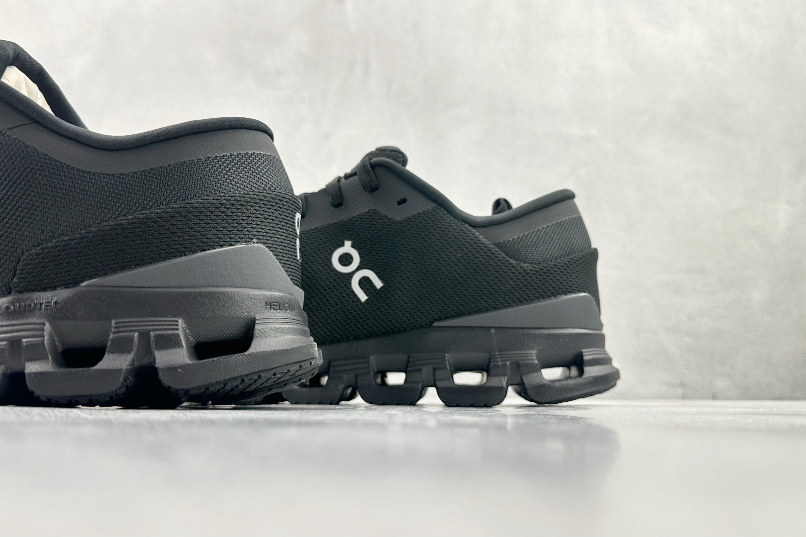 On Cloud X4 黑色 3ME3004 On Cloud X4 黑色 3ME3004