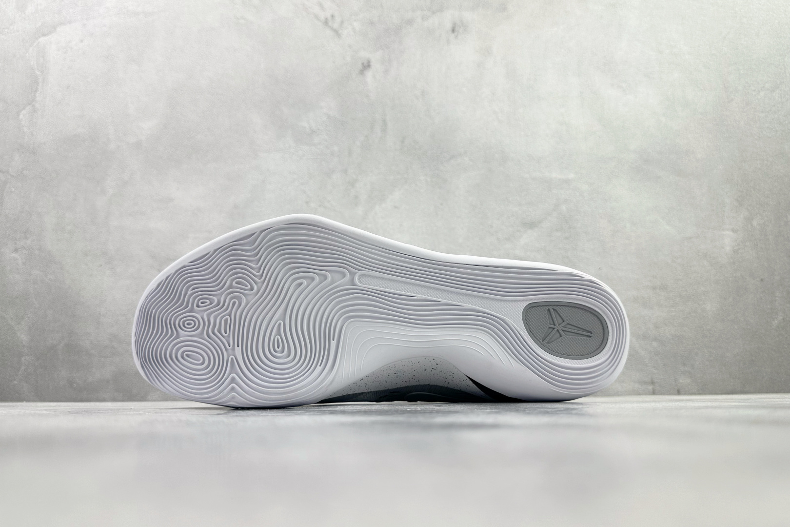 完美复刻 Nike Kobe 9 Elite Low Protro 灰白色 IH1401-001-Top High Quatity Cheap Sneakers Fashion Clothing Clothes Bags handbags Shoes of all Brand wholesale With The best Quality And Beautiful Price from China Factory Chinese suppliers wholesaler seller 完美复刻 Nike Kobe 9 Elite Low Protro 灰白色 IH1401-001