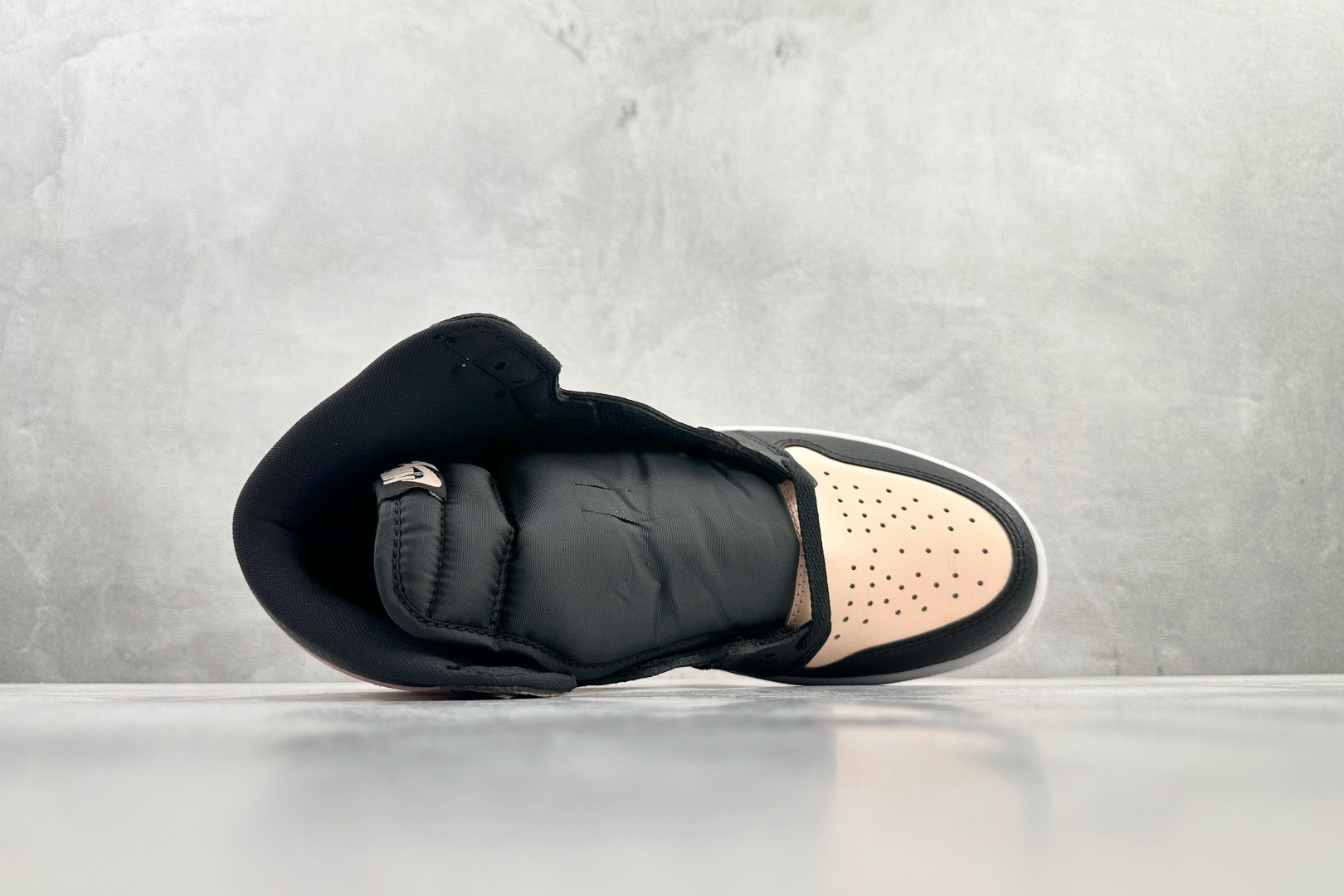 Jordan Air Jordan 1 Retro High Crimson Tint OG款 黑粉脚趾 2019年版 555088-081-Top High Quatity Cheap Sneakers Fashion Clothing Clothes Bags handbags Shoes of all Brand wholesale With The best Quality And Beautiful Price from China Factory Chinese suppliers wholesaler seller Jordan Air Jordan 1 Retro High Crimson Tint OG款 黑粉脚趾 2019年版 555088-081