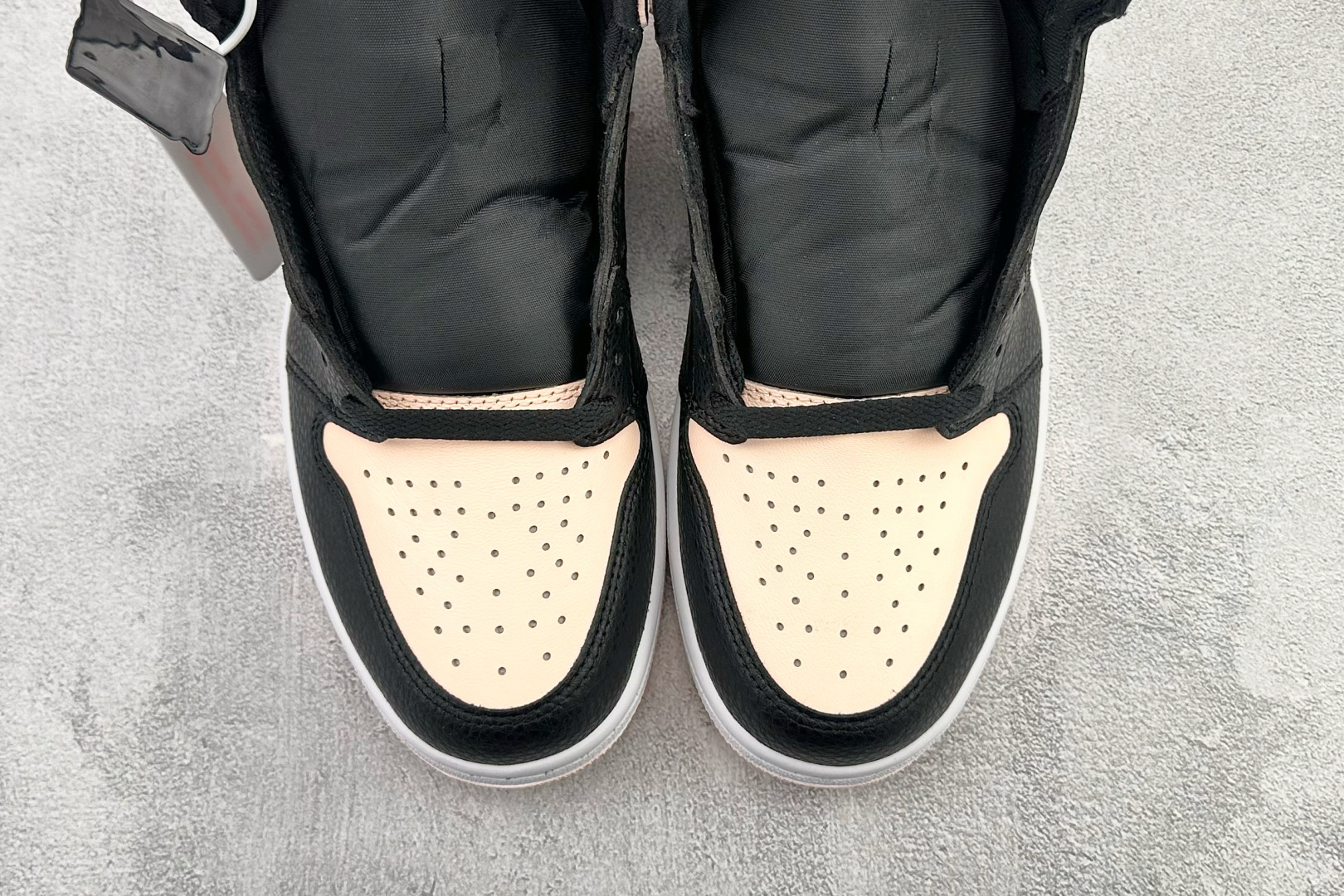 Jordan Air Jordan 1 Retro High Crimson Tint OG款 黑粉脚趾 2019年版 555088-081-Top High Quatity Cheap Sneakers Fashion Clothing Clothes Bags handbags Shoes of all Brand wholesale With The best Quality And Beautiful Price from China Factory Chinese suppliers wholesaler seller Jordan Air Jordan 1 Retro High Crimson Tint OG款 黑粉脚趾 2019年版 555088-081