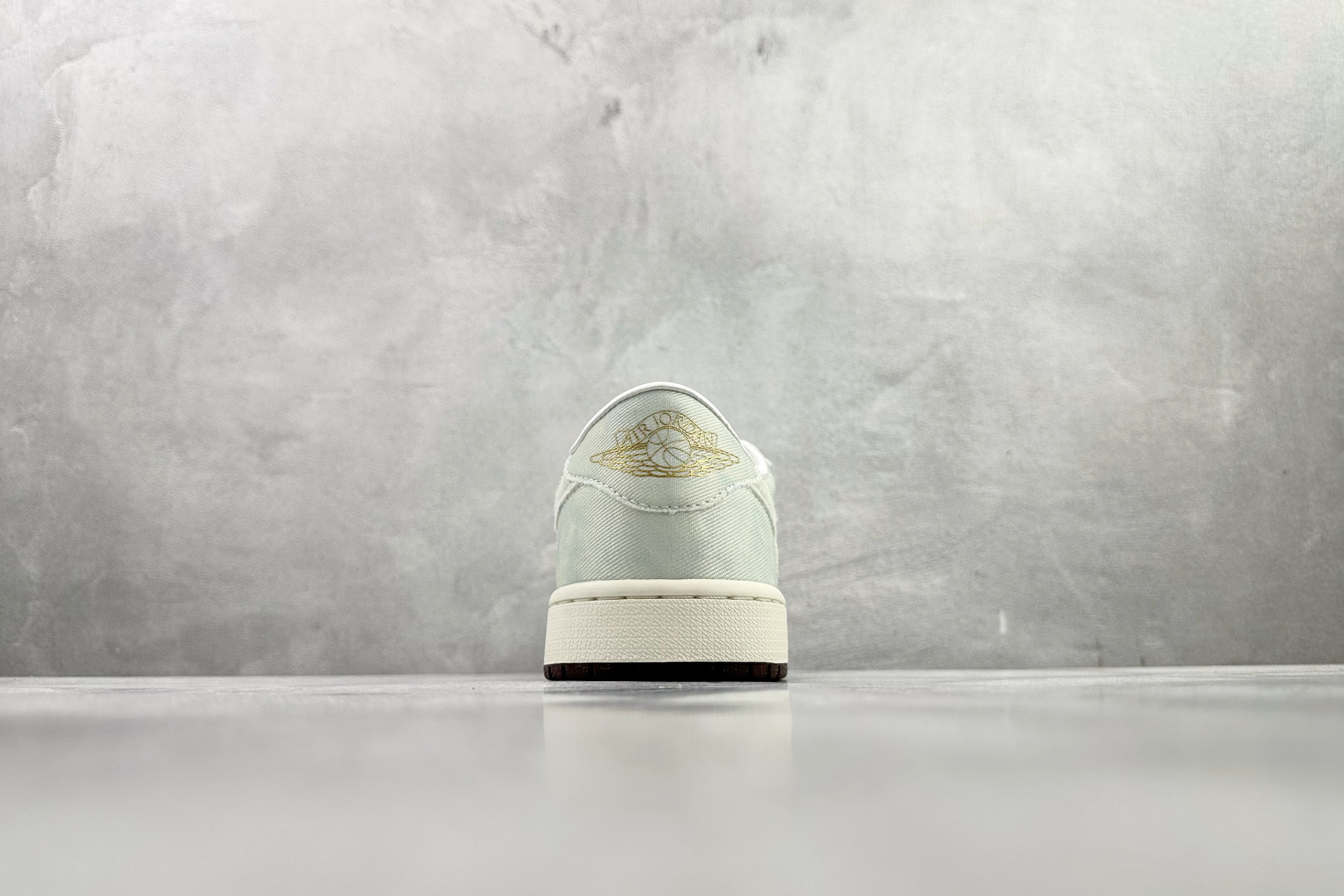 Jordan Air Jordan 1 Retro Flower Embroidery 马年限定 CNY新年款 米白 IQ1109-011-Top High Quatity Cheap Sneakers Fashion Clothing Clothes Bags handbags Shoes of all Brand wholesale With The best Quality And Beautiful Price from China Factory Chinese suppliers wholesaler seller Jordan Air Jordan 1 Retro Flower Embroidery 马年限定 CNY新年款 米白 IQ1109-011