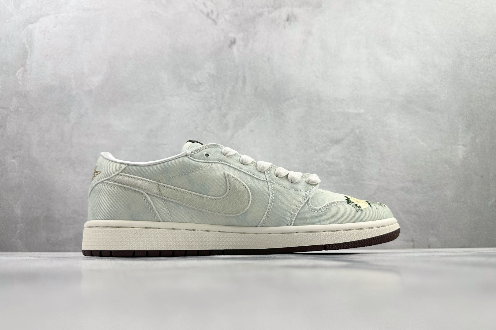 Jordan Air Jordan 1 Retro Flower Embroidery 马年限定 CNY新年款 米白 IQ1109-011-Top High Quatity Cheap Sneakers Fashion Clothing Clothes Bags handbags Shoes of all Brand wholesale With The best Quality And Beautiful Price from China Factory Chinese suppliers wholesaler seller Jordan Air Jordan 1 Retro Flower Embroidery 马年限定 CNY新年款 米白 IQ1109-011