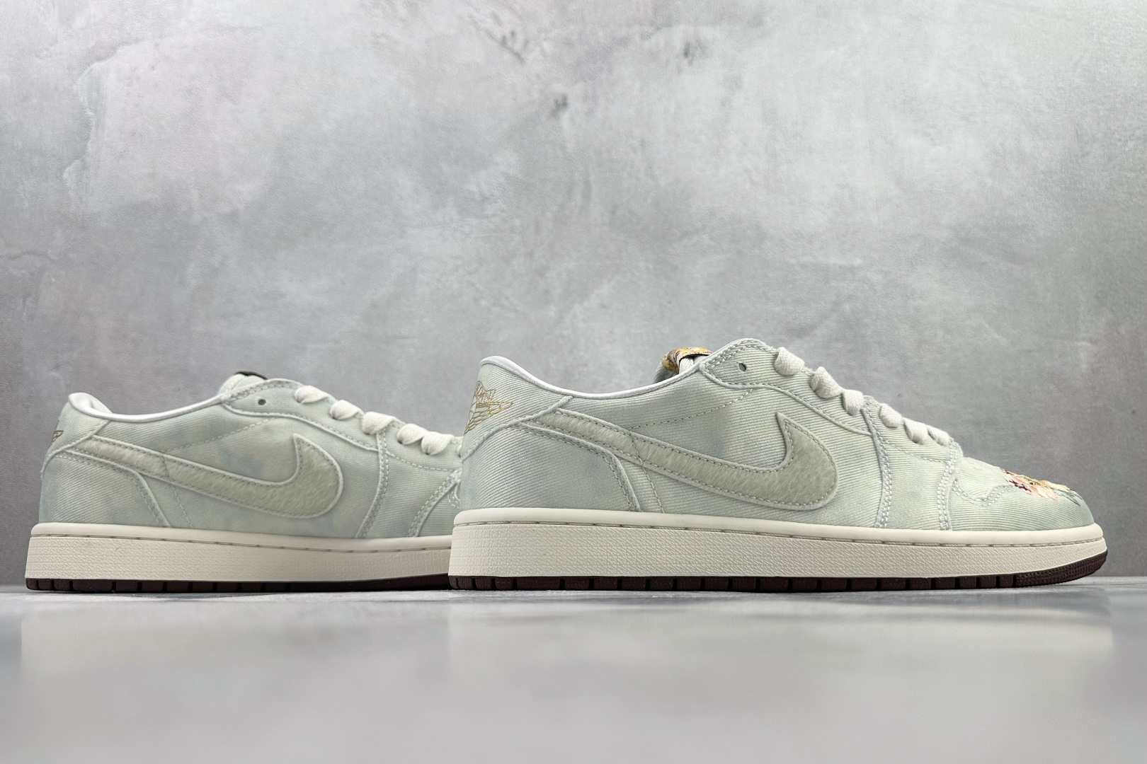 Jordan Air Jordan 1 Retro Flower Embroidery 马年限定 CNY新年款 米白 IQ1109-011-Top High Quatity Cheap Sneakers Fashion Clothing Clothes Bags handbags Shoes of all Brand wholesale With The best Quality And Beautiful Price from China Factory Chinese suppliers wholesaler seller Jordan Air Jordan 1 Retro Flower Embroidery 马年限定 CNY新年款 米白 IQ1109-011