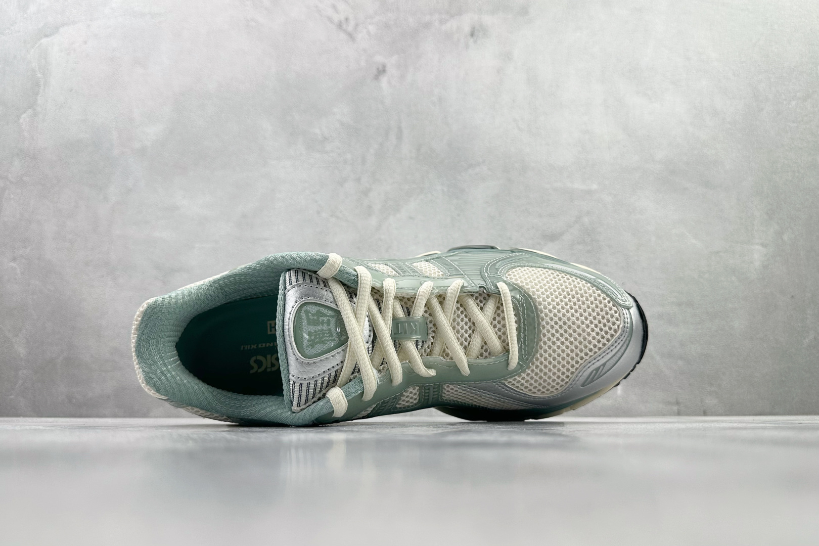 KITH x ASICS GEL-Kayano 12.1 12.1 “Light Sage”白绿 1203A675-100