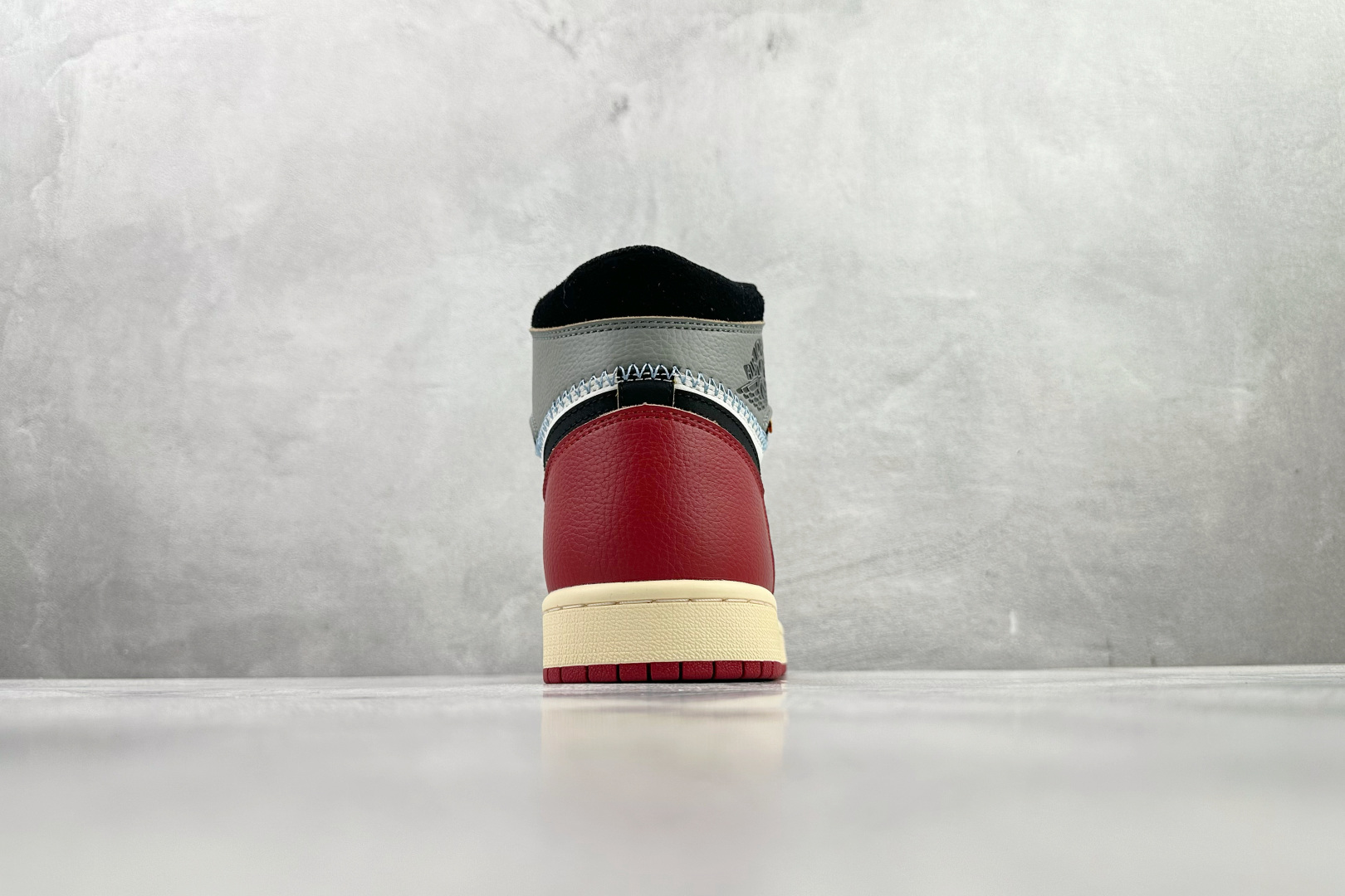 Union x Jordan Air Jordan 1 白红灰 2025年版 HV8563-600-Top High Quatity Cheap Sneakers Fashion Clothing Clothes Bags handbags Shoes of all Brand wholesale With The best Quality And Beautiful Price from China Factory Chinese suppliers wholesaler seller Union x Jordan Air Jordan 1 白红灰 2025年版 HV8563-600