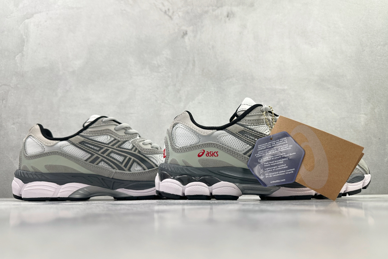 HX 本地💰180
ASICS GEL-NYC 灰色

货号：1201A789-102
尺码：36 36.5 37 38.5 39 40 40.5 41 42 42.5 43 44 44.5 45 46 46.5 47
编码：28