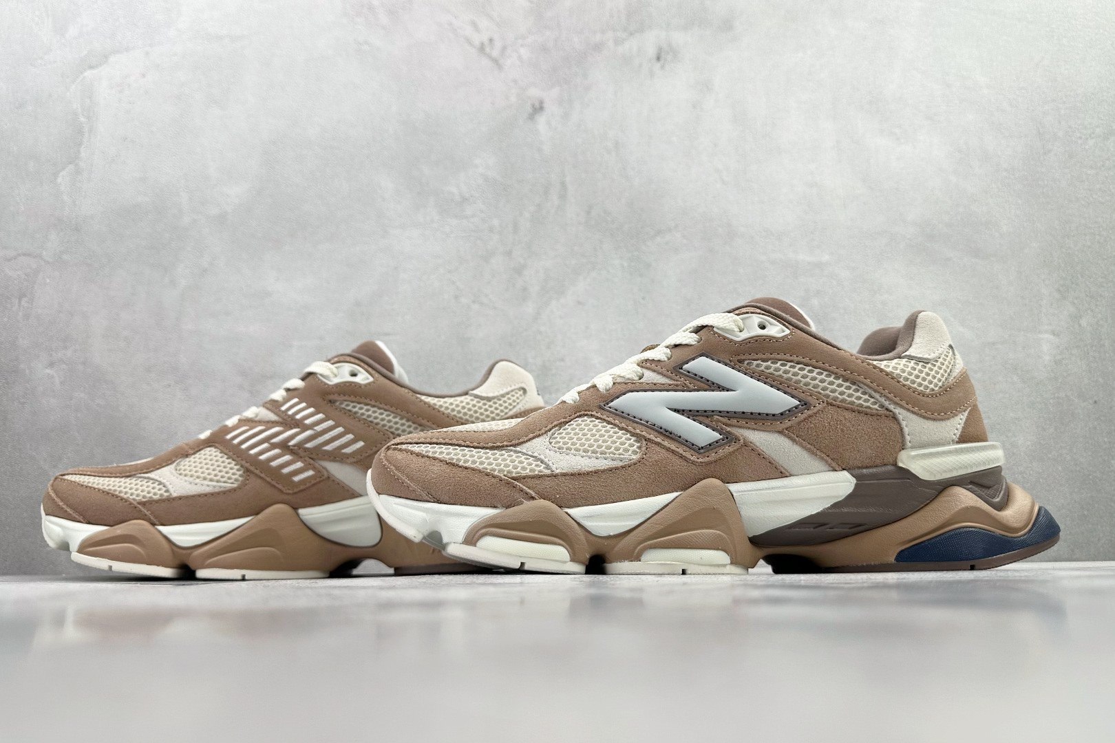 C 版 本地💰240
大厂出品  New Balance NB 9060 米棕

货号：U9060ETN
尺码：36 36.5 37 38.5 39 40 40.5 41 42 42.5 43 44 44.5 45 46 46.5 47
编码：33