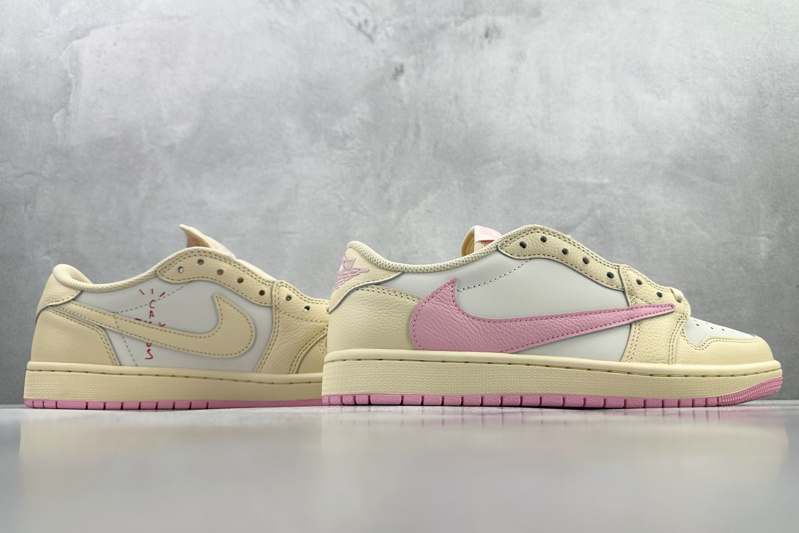 全新工厂开发 Travis Scott x Jordan Air Jordan 1 倒钩 柔粉色 IQ7604-100 全新工厂开发 Travis Scott x Jordan Air Jordan 1 倒钩 柔粉色 IQ7604-100