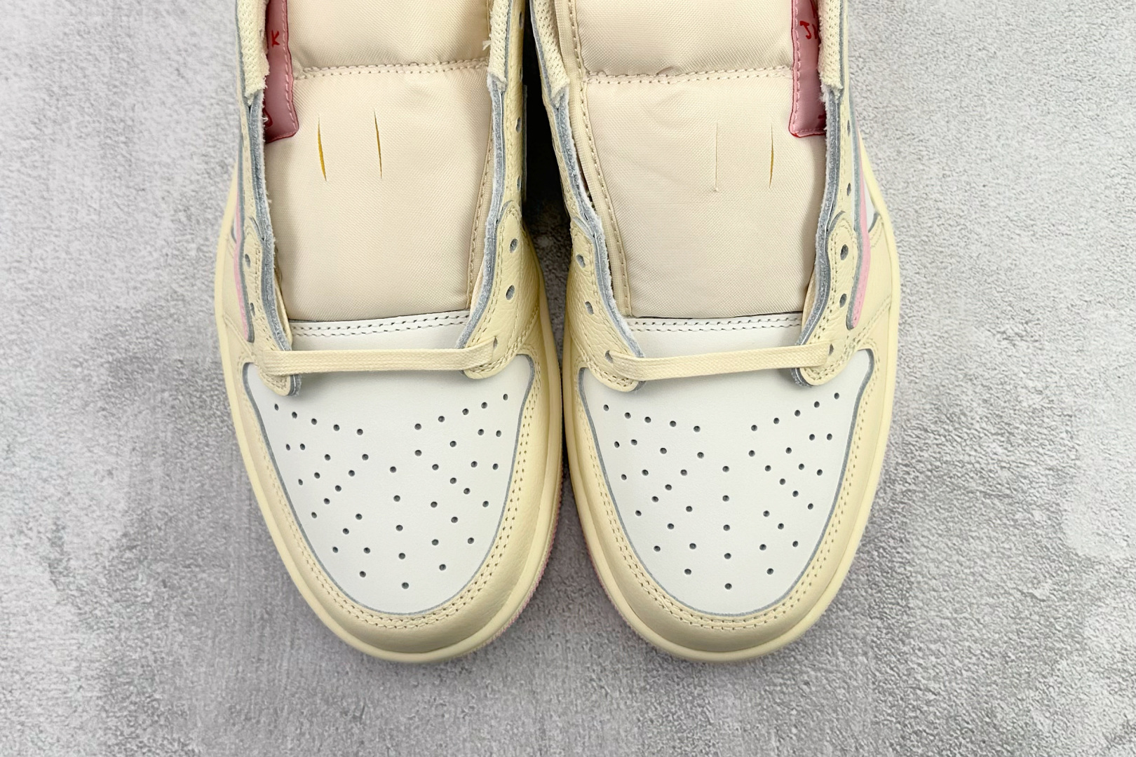 全新工厂开发 Travis Scott x Jordan Air Jordan 1 倒钩 柔粉色 IQ7604-100 全新工厂开发 Travis Scott x Jordan Air Jordan 1 倒钩 柔粉色 IQ7604-100