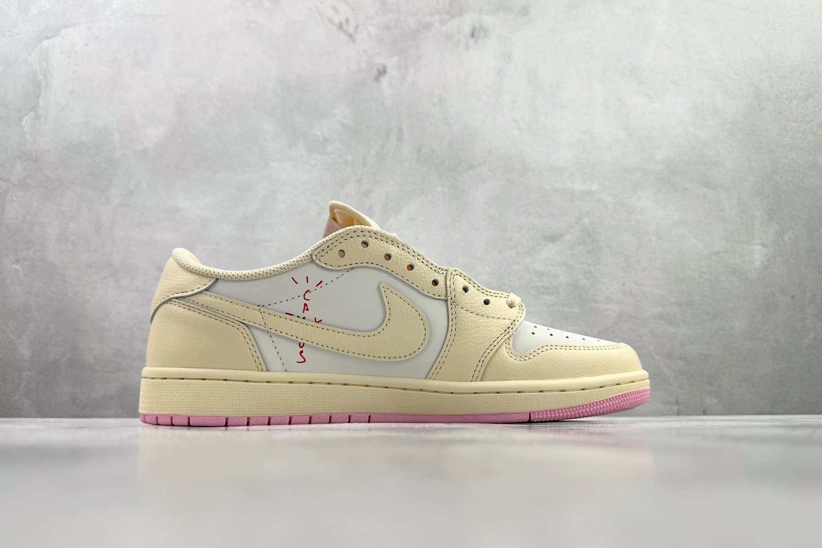 全新工厂开发 Travis Scott x Jordan Air Jordan 1 倒钩 柔粉色 IQ7604-100 全新工厂开发 Travis Scott x Jordan Air Jordan 1 倒钩 柔粉色 IQ7604-100