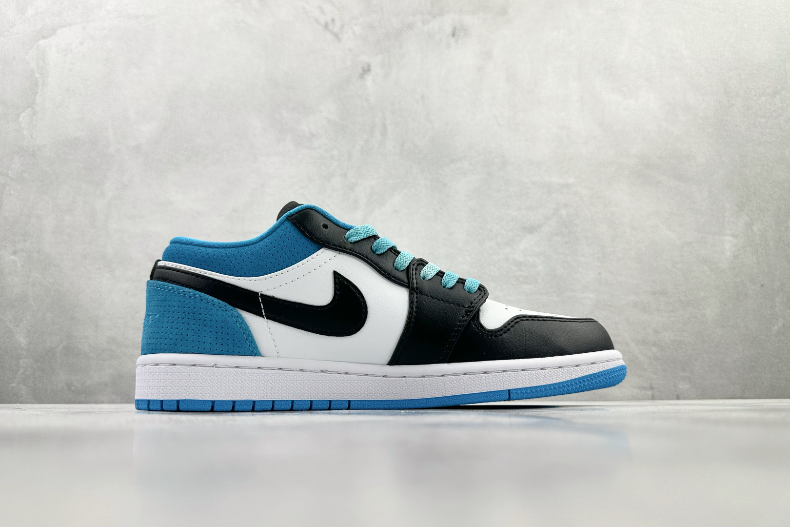 Jordan Air Jordan 1 Low 激光蓝 CK3022-004-Top High Quatity Cheap Sneakers Fashion Clothing Clothes Bags handbags Shoes of all Brand wholesale With The best Quality And Beautiful Price from China Factory Chinese suppliers wholesaler seller Jordan Air Jordan 1 Low 激光蓝 CK3022-004