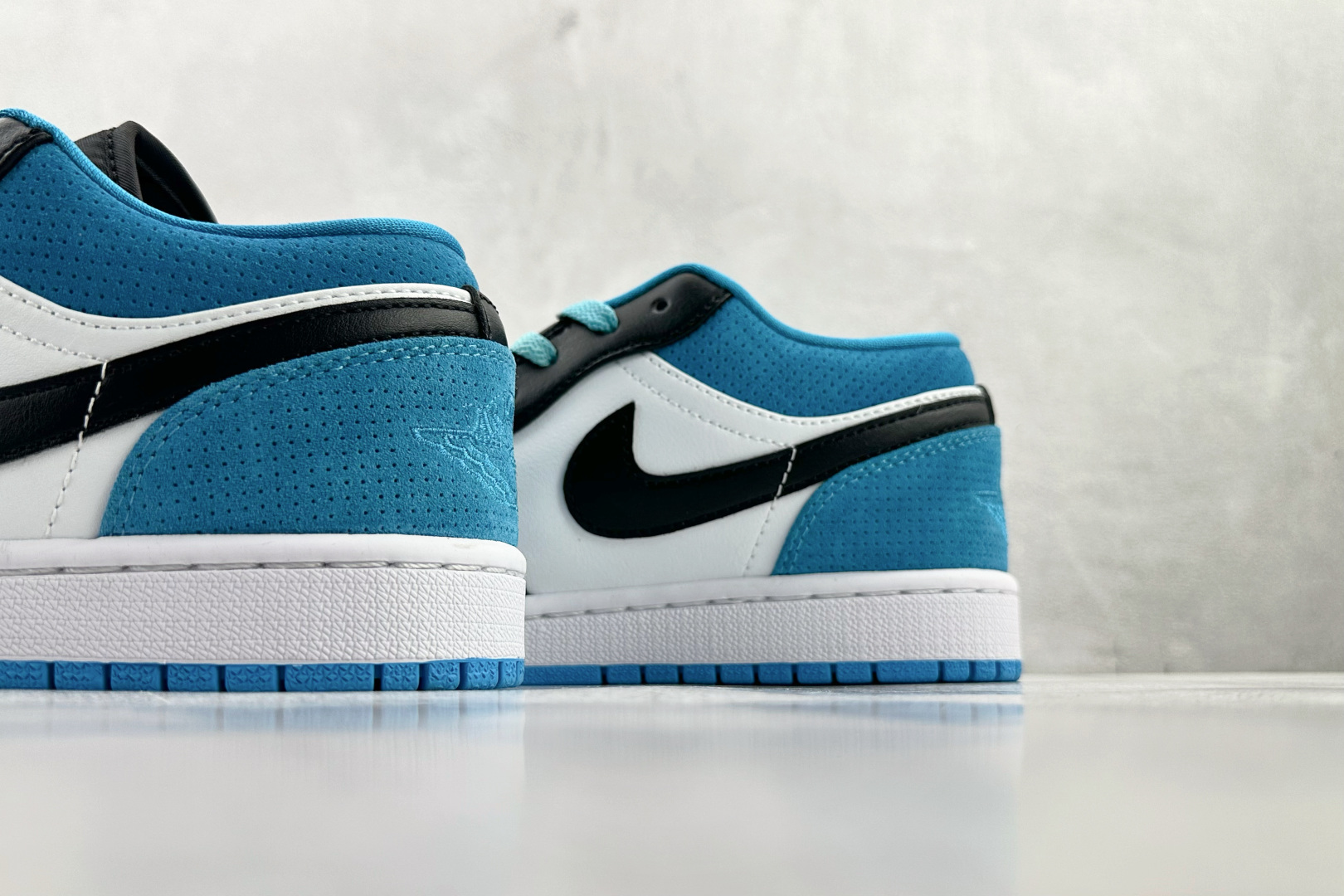 Jordan Air Jordan 1 Low 激光蓝 CK3022-004-Top High Quatity Cheap Sneakers Fashion Clothing Clothes Bags handbags Shoes of all Brand wholesale With The best Quality And Beautiful Price from China Factory Chinese suppliers wholesaler seller Jordan Air Jordan 1 Low 激光蓝 CK3022-004