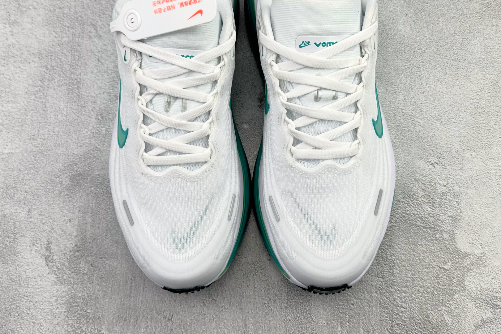 180 东南亚订单 Nike Vomero Plus 白绿 HV8154-100
