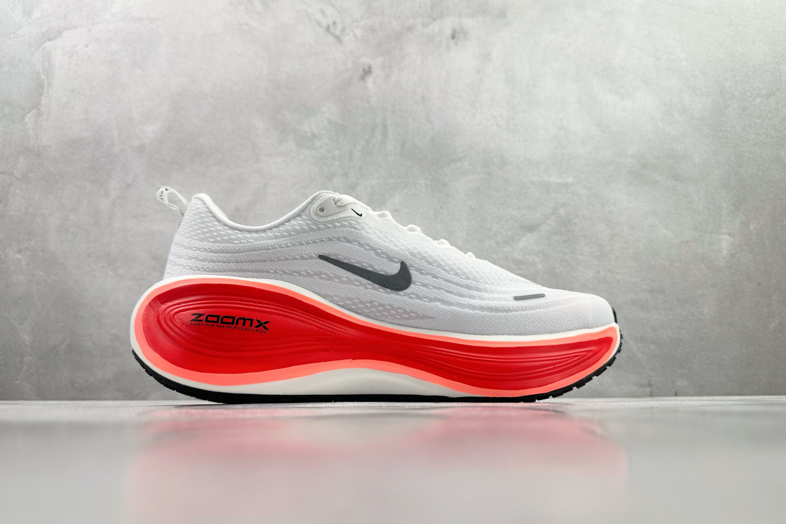 东南亚订单 Nike Vomero Plus 白红 HV8150-100-Top High Quatity Cheap Sneakers Fashion Clothing Clothes Bags handbags Shoes of all Brand wholesale With The best Quality And Beautiful Price from China Factory Chinese suppliers wholesaler seller 东南亚订单 Nike Vomero Plus 白红 HV8150-100