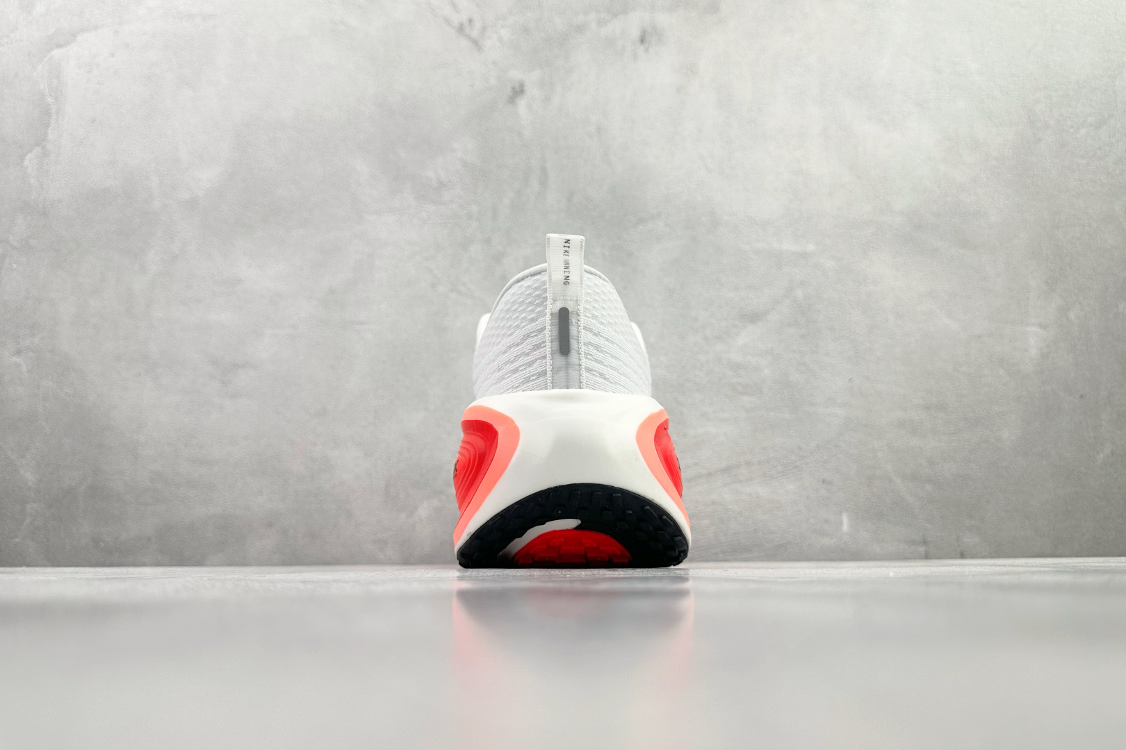 东南亚订单 Nike Vomero Plus 白红 HV8150-100-Top High Quatity Cheap Sneakers Fashion Clothing Clothes Bags handbags Shoes of all Brand wholesale With The best Quality And Beautiful Price from China Factory Chinese suppliers wholesaler seller 东南亚订单 Nike Vomero Plus 白红 HV8150-100