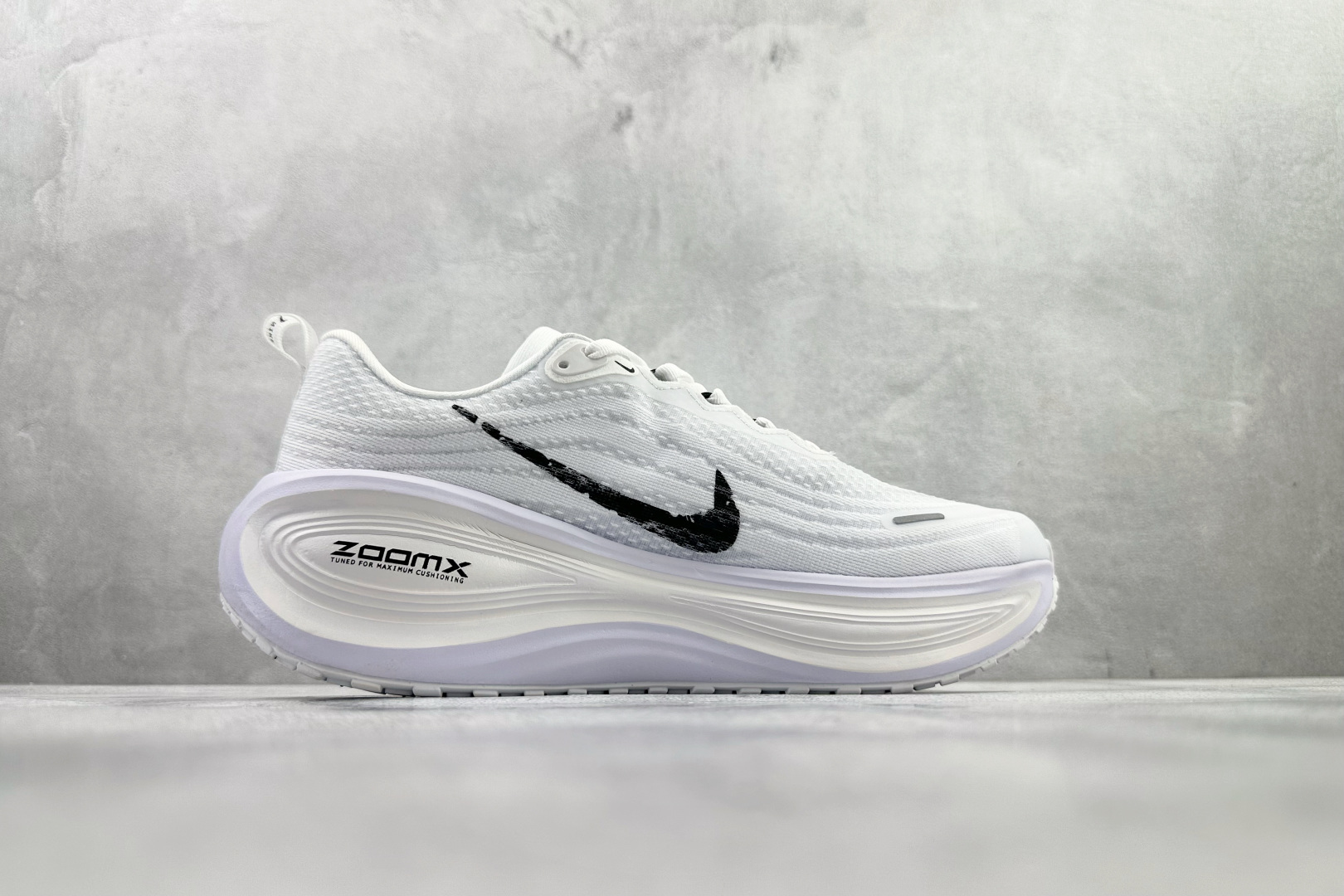 东南亚订单 Nike Vomero Plus 白黑 IH2268-100-Top High Quatity Cheap Sneakers Fashion Clothing Clothes Bags handbags Shoes of all Brand wholesale With The best Quality And Beautiful Price from China Factory Chinese suppliers wholesaler seller 东南亚订单 Nike Vomero Plus 白黑 IH2268-100