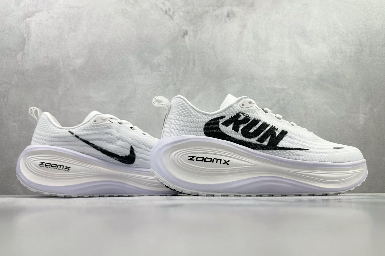 东南亚订单 Nike Vomero Plus 白黑 IH2268-100-Top High Quatity Cheap Sneakers Fashion Clothing Clothes Bags handbags Shoes of all Brand wholesale With The best Quality And Beautiful Price from China Factory Chinese suppliers wholesaler seller 东南亚订单 Nike Vomero Plus 白黑 IH2268-100
