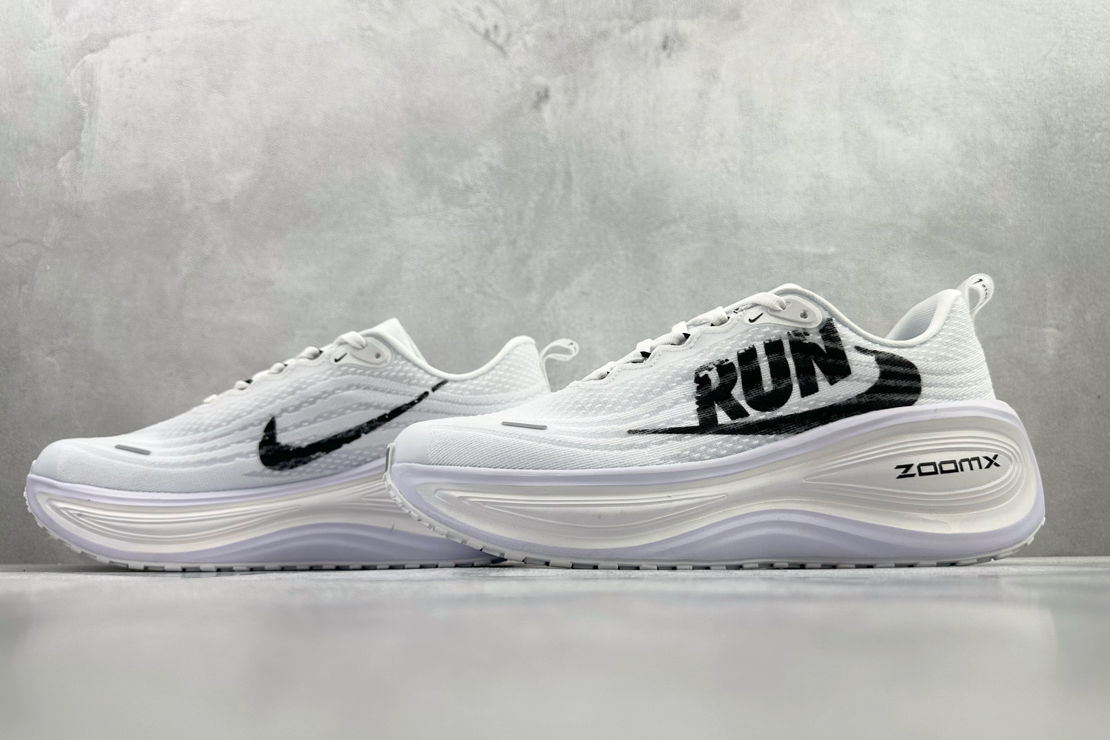 东南亚订单 Nike Vomero Plus 白黑 IH2268-100-Top High Quatity Cheap Sneakers Fashion Clothing Clothes Bags handbags Shoes of all Brand wholesale With The best Quality And Beautiful Price from China Factory Chinese suppliers wholesaler seller 东南亚订单 Nike Vomero Plus 白黑 IH2268-100
