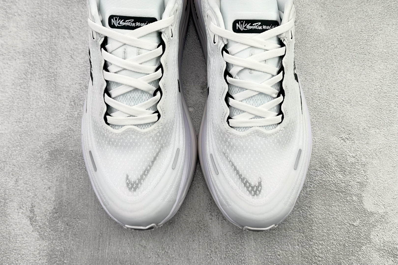 东南亚订单 Nike Vomero Plus 白黑 IH2268-100-Top High Quatity Cheap Sneakers Fashion Clothing Clothes Bags handbags Shoes of all Brand wholesale With The best Quality And Beautiful Price from China Factory Chinese suppliers wholesaler seller 东南亚订单 Nike Vomero Plus 白黑 IH2268-100