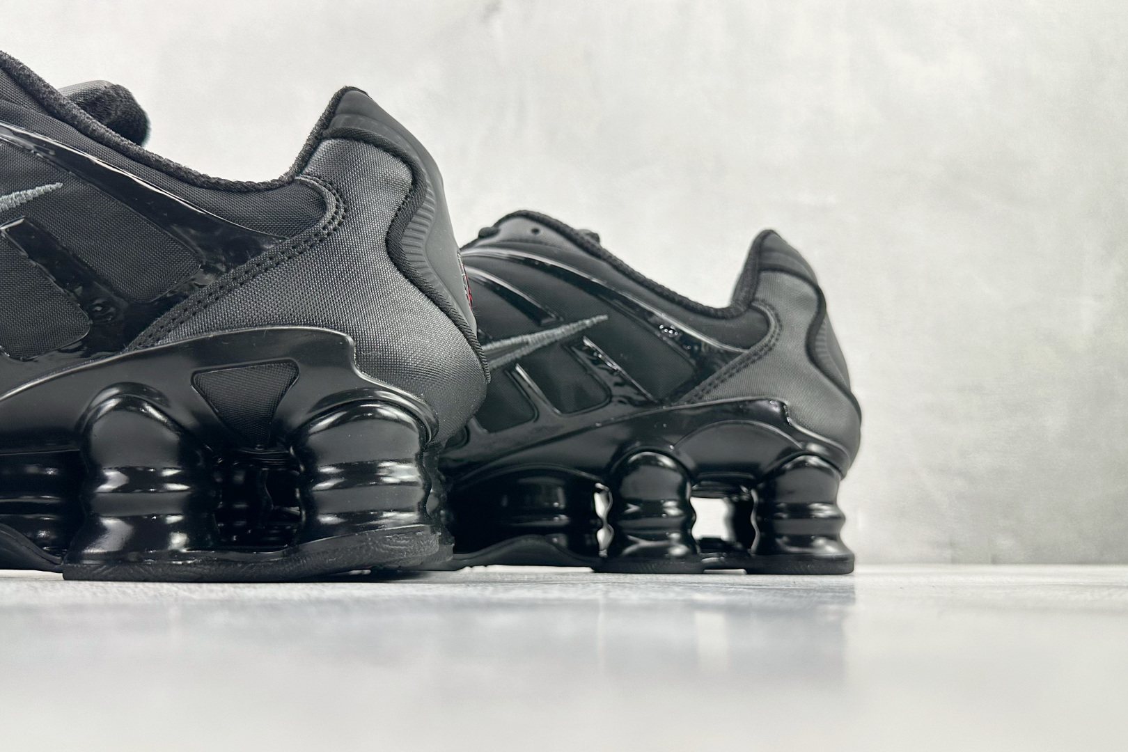 360 原版开发 Nike Shox TL系列 ”Black Metallic Hematite”黑色 AR3566-002