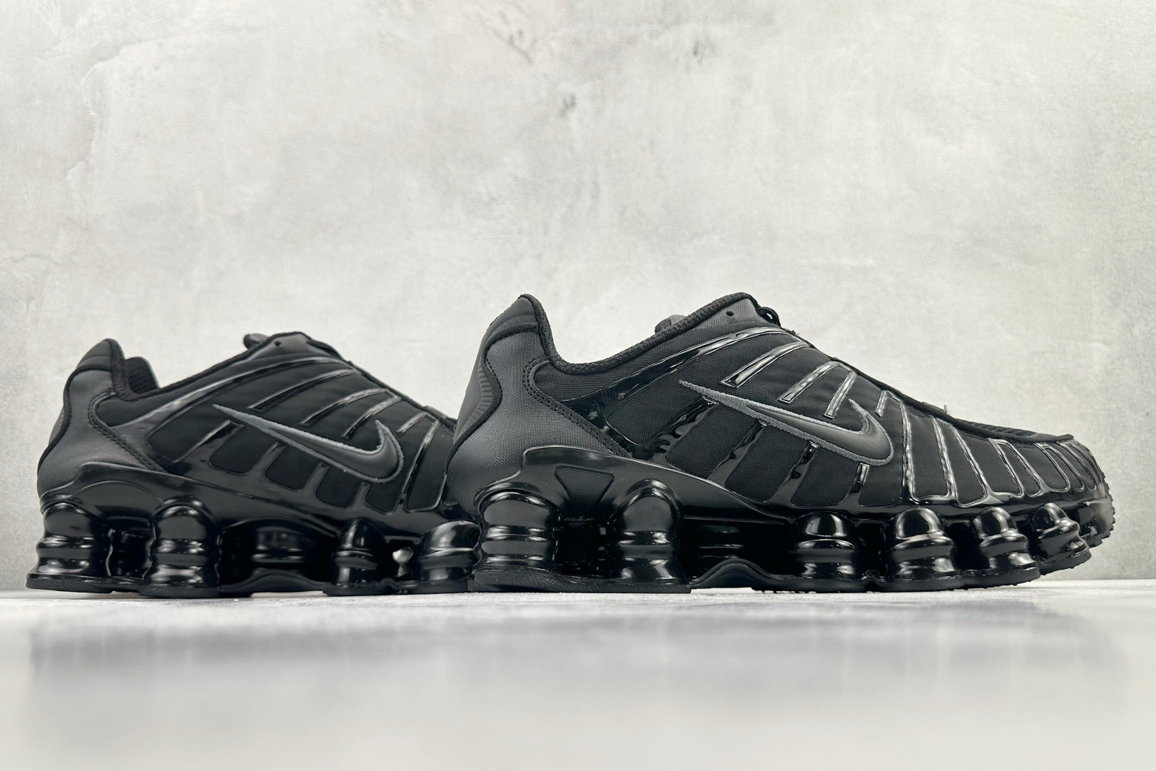360 原版开发 Nike Shox TL系列 ”Black Metallic Hematite”黑色 AR3566-002