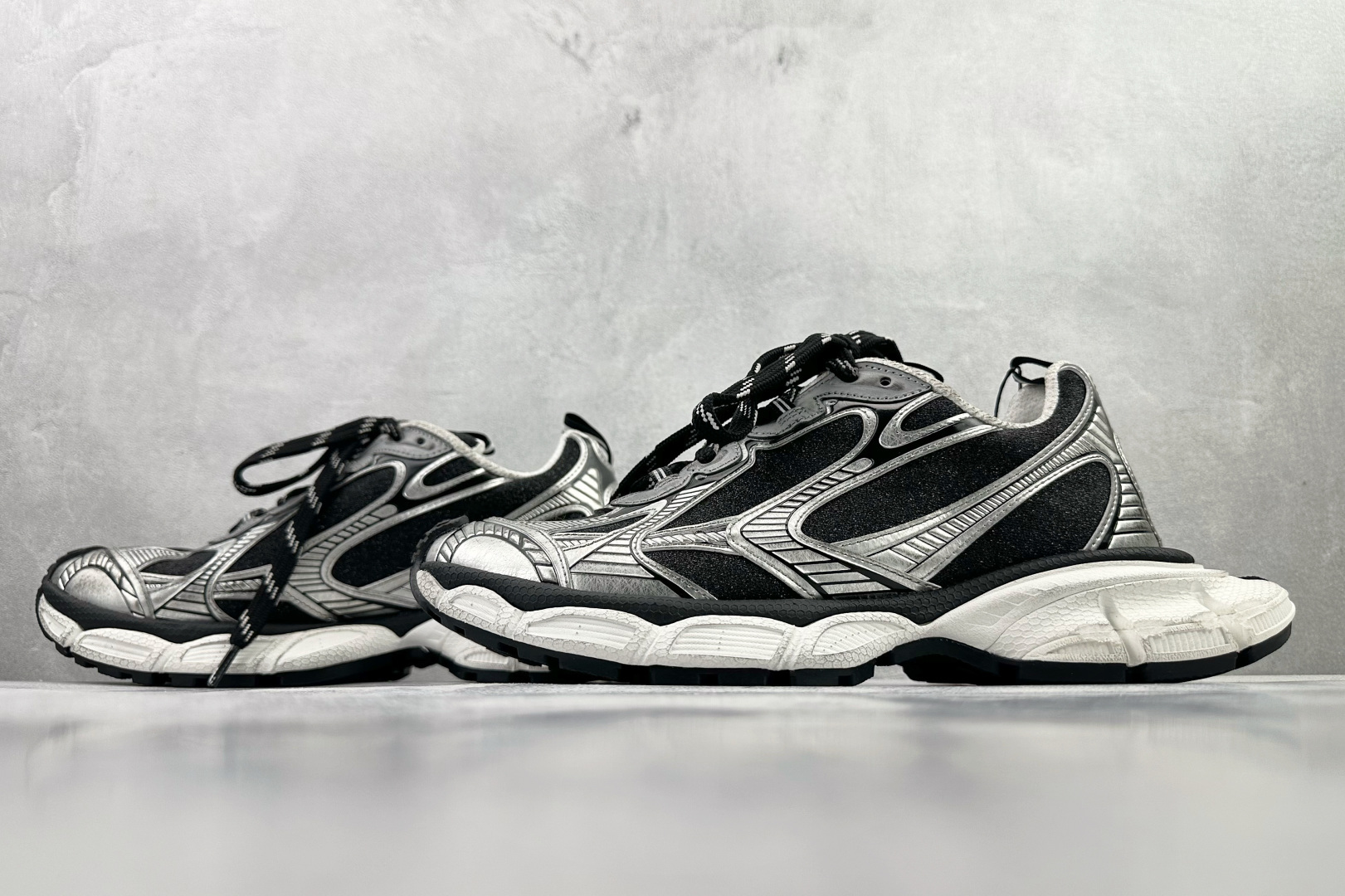最新外贸批次 Balenciaga巴黎世家 3XL 黑银 734734W3XLX-Top High Quatity Cheap Sneakers Fashion Clothing Clothes Bags handbags Shoes of all Brand wholesale With The best Quality And Beautiful Price from China Factory Chinese suppliers wholesaler seller 最新外贸批次 Balenciaga巴黎世家 3XL 黑银 734734W3XLX