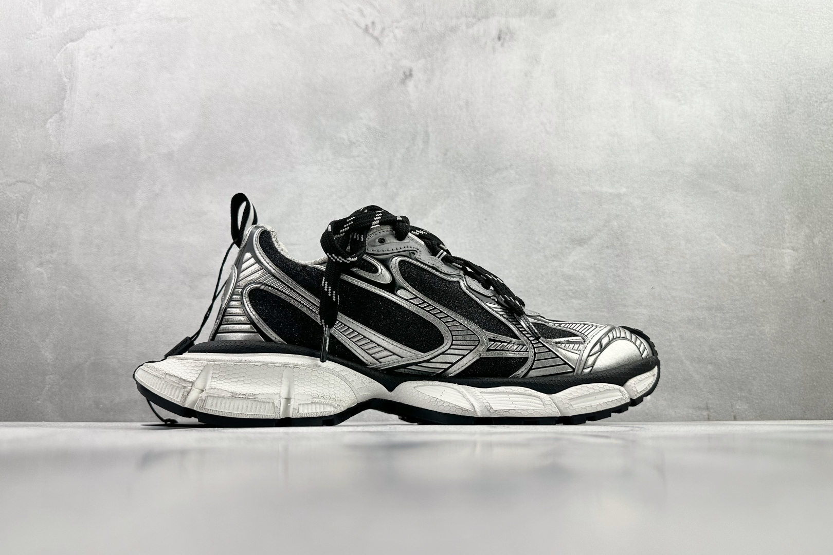 最新外贸批次 Balenciaga巴黎世家 3XL 黑银 734734W3XLX-Top High Quatity Cheap Sneakers Fashion Clothing Clothes Bags handbags Shoes of all Brand wholesale With The best Quality And Beautiful Price from China Factory Chinese suppliers wholesaler seller 最新外贸批次 Balenciaga巴黎世家 3XL 黑银 734734W3XLX