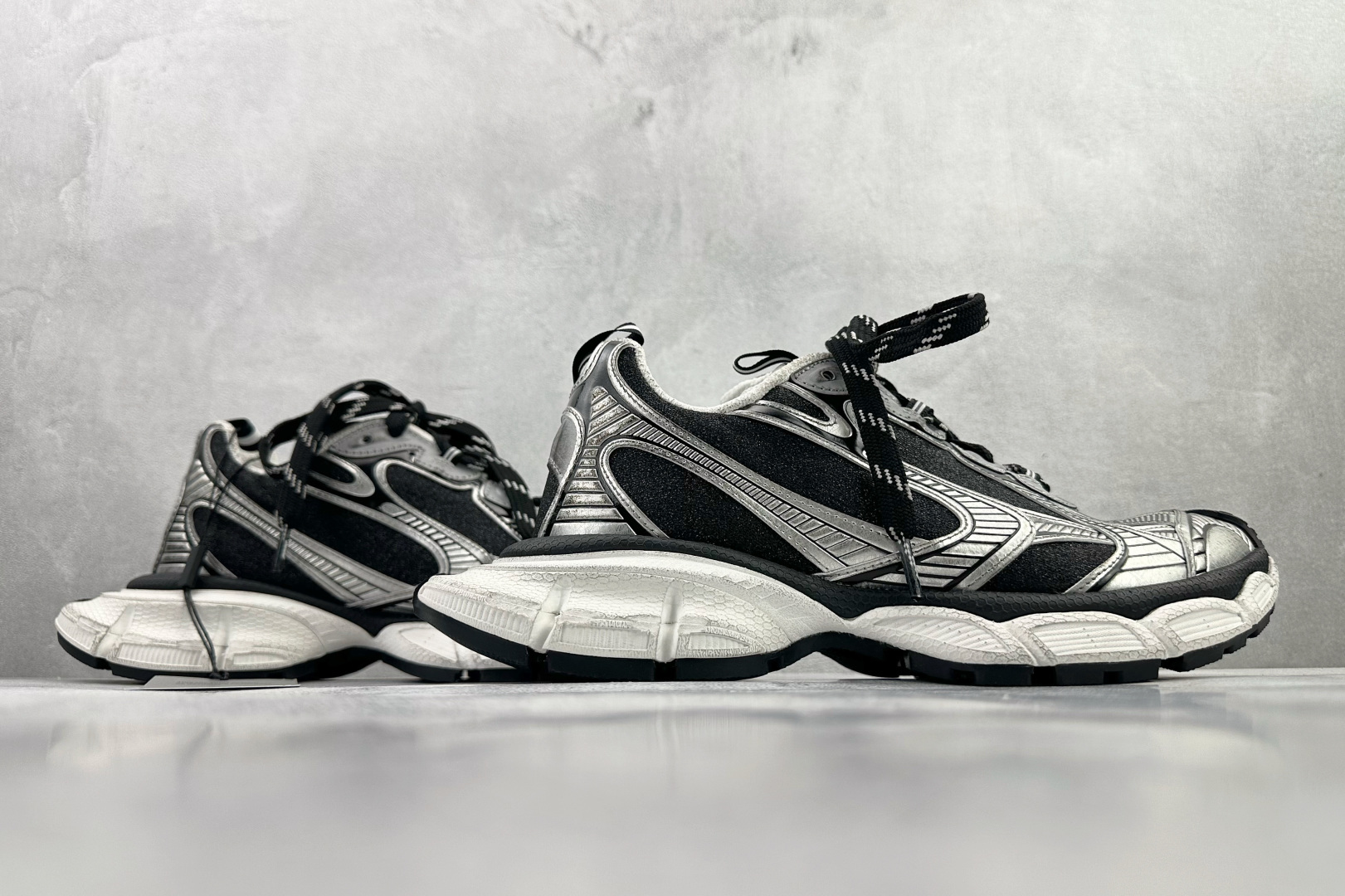 最新外贸批次 Balenciaga巴黎世家 3XL 黑银 734734W3XLX-Top High Quatity Cheap Sneakers Fashion Clothing Clothes Bags handbags Shoes of all Brand wholesale With The best Quality And Beautiful Price from China Factory Chinese suppliers wholesaler seller 最新外贸批次 Balenciaga巴黎世家 3XL 黑银 734734W3XLX