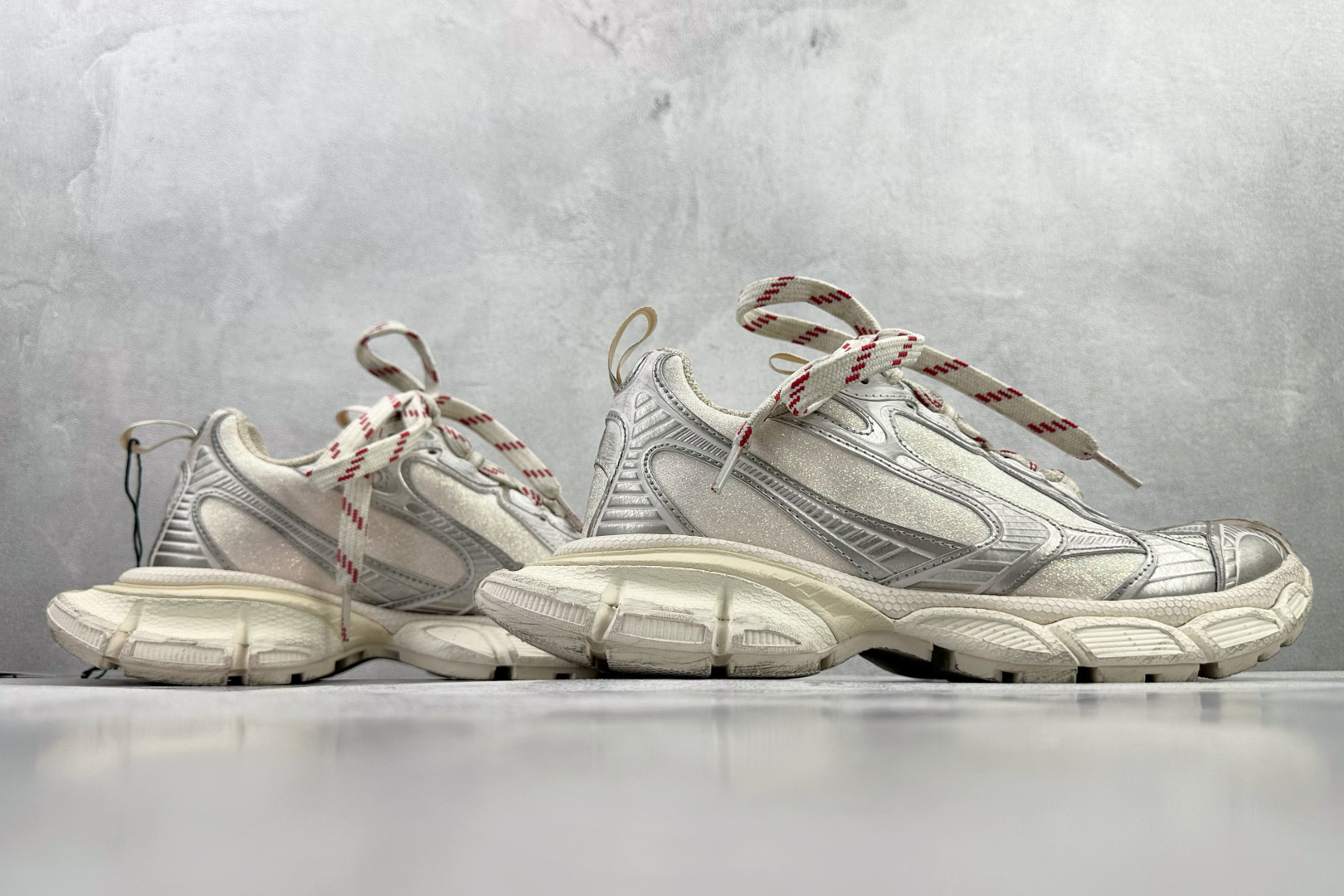 最新外贸批次 Balenciaga巴黎世家 3XL 银粉 734734W3XLX