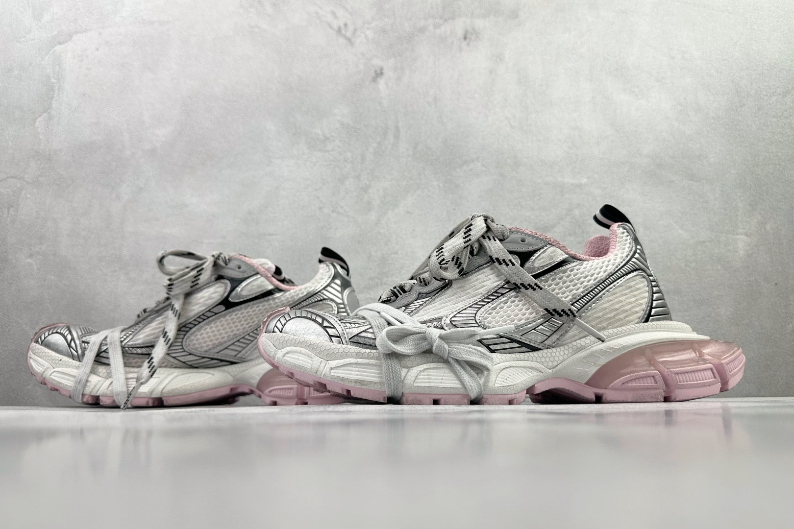 380 最新外贸批次 Balenciaga巴黎世家 3XL粉色 734731W3XGC-Chinese UA Cheap High Quatity Brand Clothes Bags handbags Sneakers wholesale wholesaler seller from China Factory suppliers Fashion Clothing Shoes best Quality Beautiful Price 380 最新外贸批次 Balenciaga巴黎世家 3XL粉色 734731W3XGC
