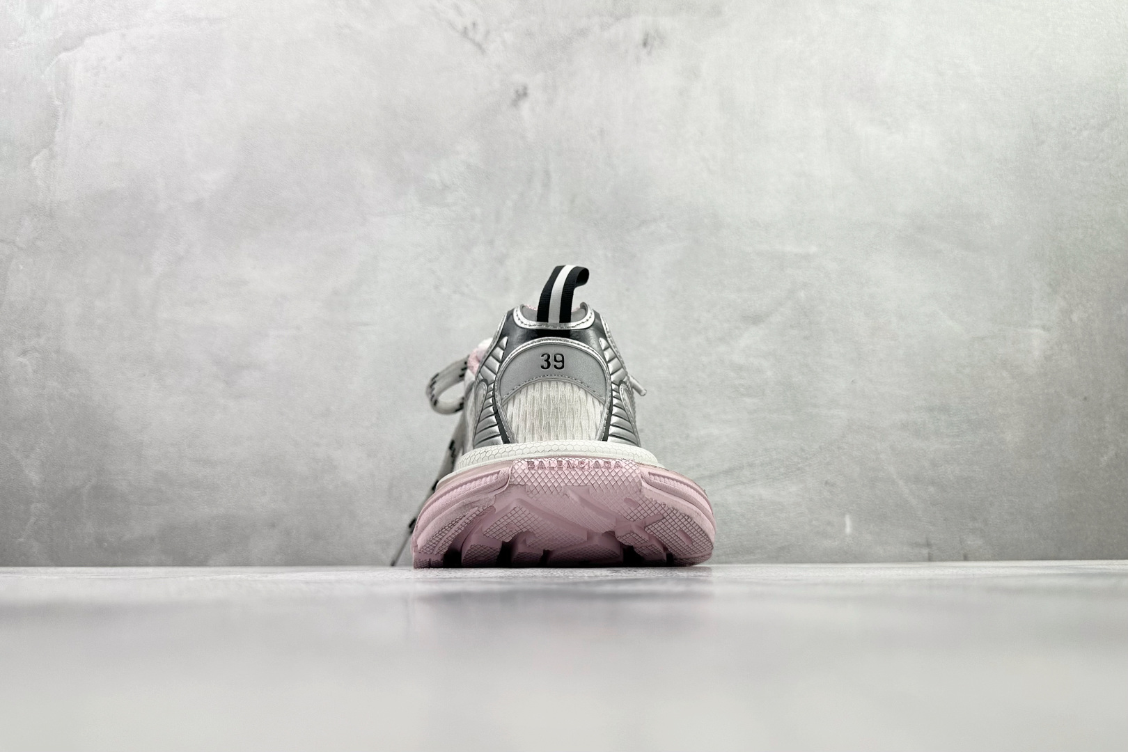 380 最新外贸批次 Balenciaga巴黎世家 3XL粉色 734731W3XGC-Chinese UA Cheap High Quatity Brand Clothes Bags handbags Sneakers wholesale wholesaler seller from China Factory suppliers Fashion Clothing Shoes best Quality Beautiful Price 380 最新外贸批次 Balenciaga巴黎世家 3XL粉色 734731W3XGC