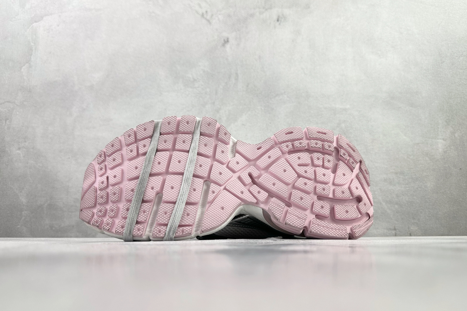380 最新外贸批次 Balenciaga巴黎世家 3XL粉色 734731W3XGC-Chinese UA Cheap High Quatity Brand Clothes Bags handbags Sneakers wholesale wholesaler seller from China Factory suppliers Fashion Clothing Shoes best Quality Beautiful Price 380 最新外贸批次 Balenciaga巴黎世家 3XL粉色 734731W3XGC
