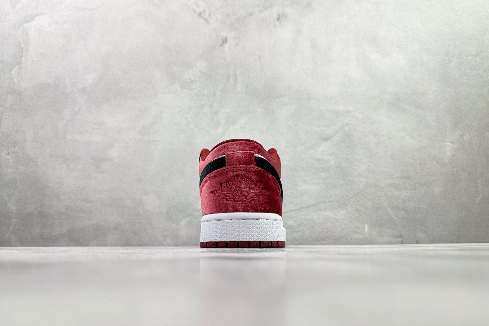 Jordan Air Jordan 1 LOW SE Velvet/Black/Gym Red 黑白红 FZ3242-001-Top High Quatity Cheap Sneakers Fashion Clothing Clothes Bags handbags Shoes of all Brand wholesale With The best Quality And Beautiful Price from China Factory Chinese suppliers wholesaler seller Jordan Air Jordan 1 LOW SE Velvet/Black/Gym Red 黑白红 FZ3242-001