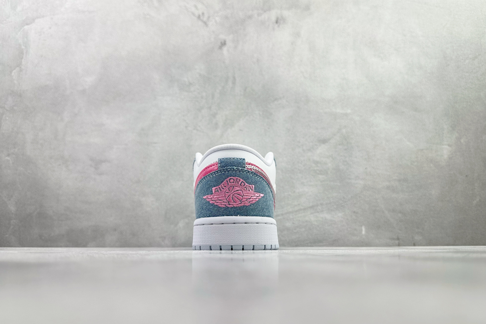 210 Jordan Air Jordan 1白蓝 HQ2001-400-Chinese UA Cheap High Quatity Brand Clothes Bags handbags Sneakers wholesale wholesaler seller from China Factory suppliers Fashion Clothing Shoes best Quality Beautiful Price 210 Jordan Air Jordan 1白蓝 HQ2001-400