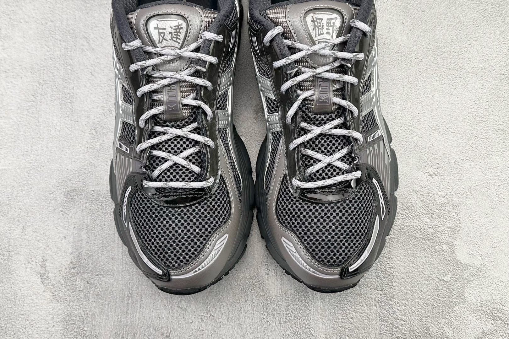 KITH x ASICS GEL-Kayano 12.1 黑银色 1203A930-020