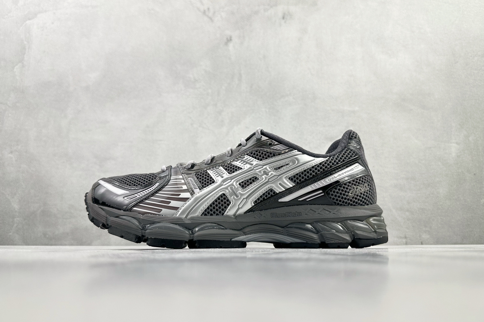 KITH x ASICS GEL-Kayano 12.1 黑银色 1203A930-020