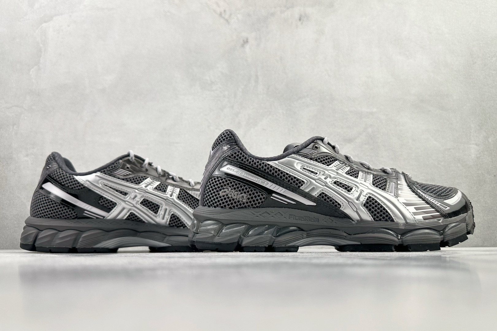 KITH x ASICS GEL-Kayano 12.1 黑银色 1203A930-020