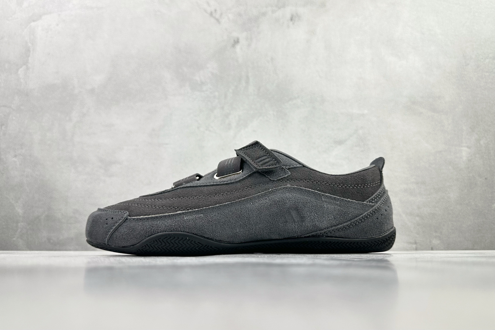 出口订单 adidas URBAN REVERIE FOS 灰色 KJ9089 出口订单 adidas URBAN REVERIE FOS 灰色 KJ9089