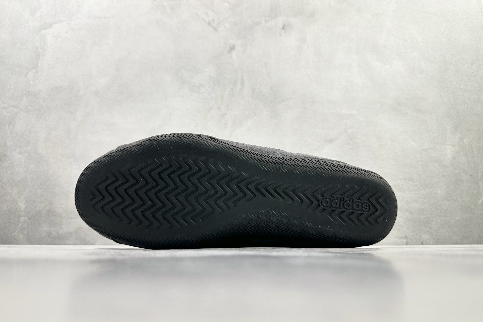 出口订单 adidas URBAN REVERIE FOS 灰色 KJ9089 出口订单 adidas URBAN REVERIE FOS 灰色 KJ9089