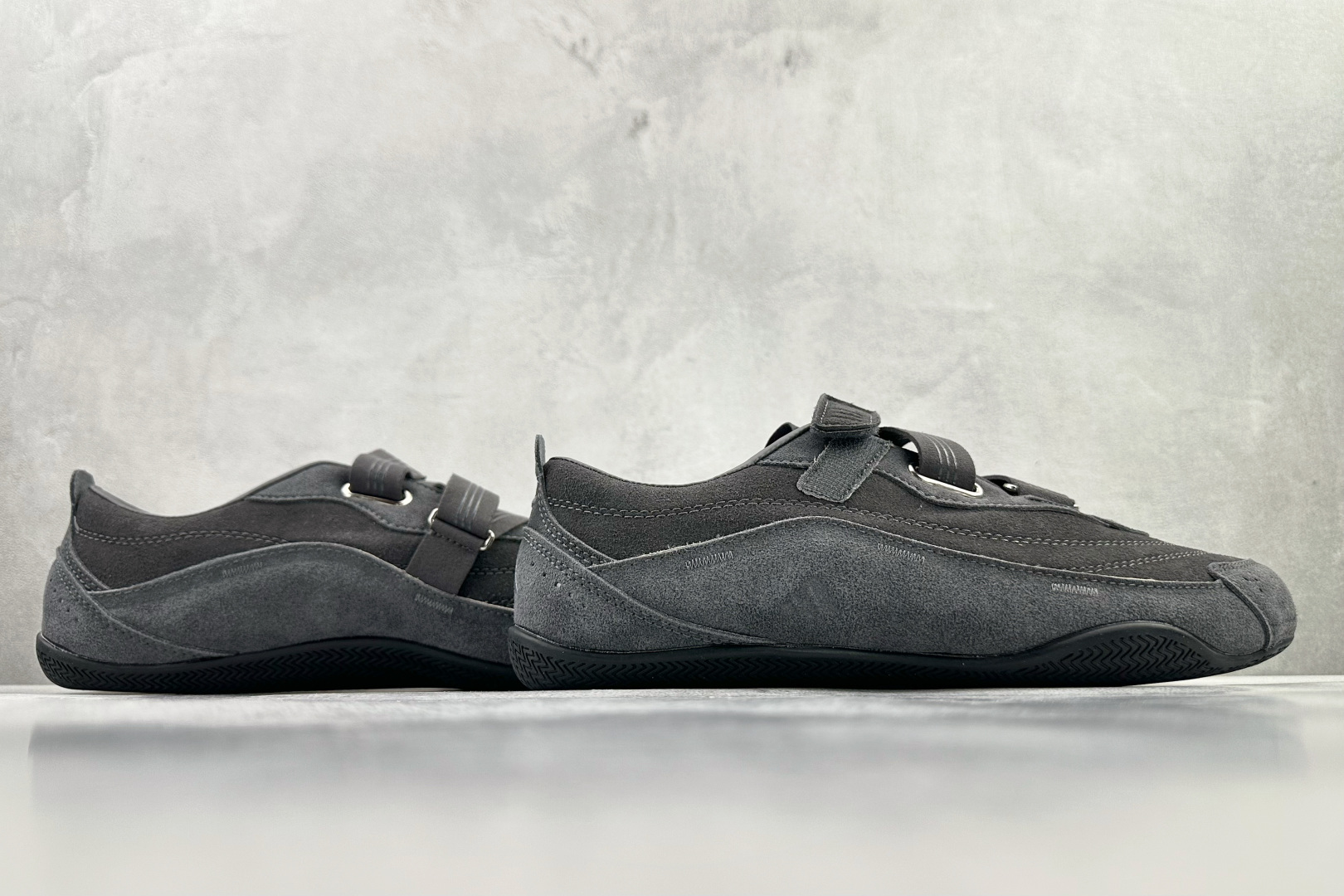出口订单 adidas URBAN REVERIE FOS 灰色 KJ9089 出口订单 adidas URBAN REVERIE FOS 灰色 KJ9089
